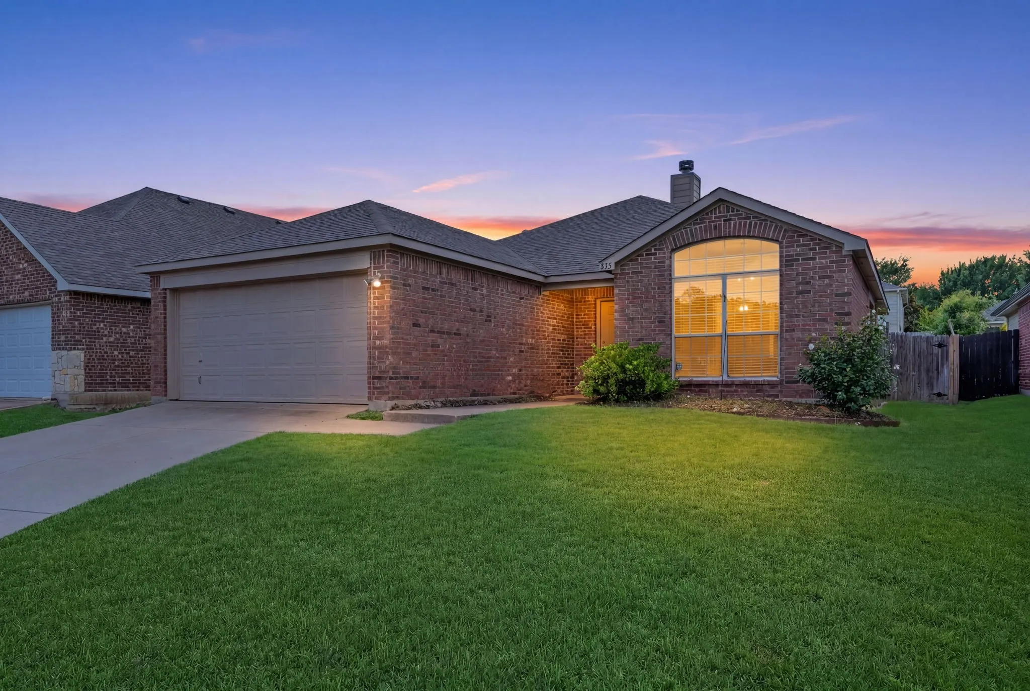 Single Family Residence For Sale in Collin County , 834 Hazels Way, Anna, Texas 75409, 3 Bedroom, 2 Bathroom, 2 Garage spaces, 1,412 Sqft, built in 2007, mls#21291933, Real Estate Agent in Anna, Homes For Sale in Collin county, Homes For Sale in Anna, Realtor in Anna Texas, Real Estate Brokerage Independent Realty Texas, Luminita Cordes Realtor
