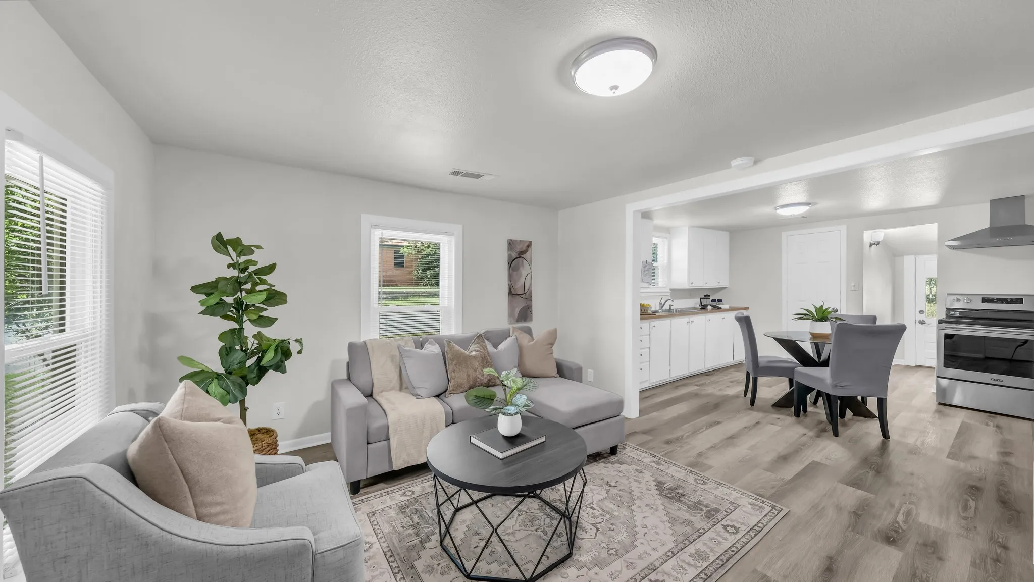 Single Family Residence For Sale in Parker County , 1220 N Rusk Street, Weatherford, Texas 76086, 2 Bedroom, 2 Bathroom, Garage spaces, 888 Sqft, built in 1955, mls#21283907, Real Estate Agent in Weatherford, Homes For Sale in Parker county, Homes For Sale in Weatherford, Realtor in Weatherford Texas, Real Estate Brokerage Independent Realty Texas, Luminita Cordes Realtor