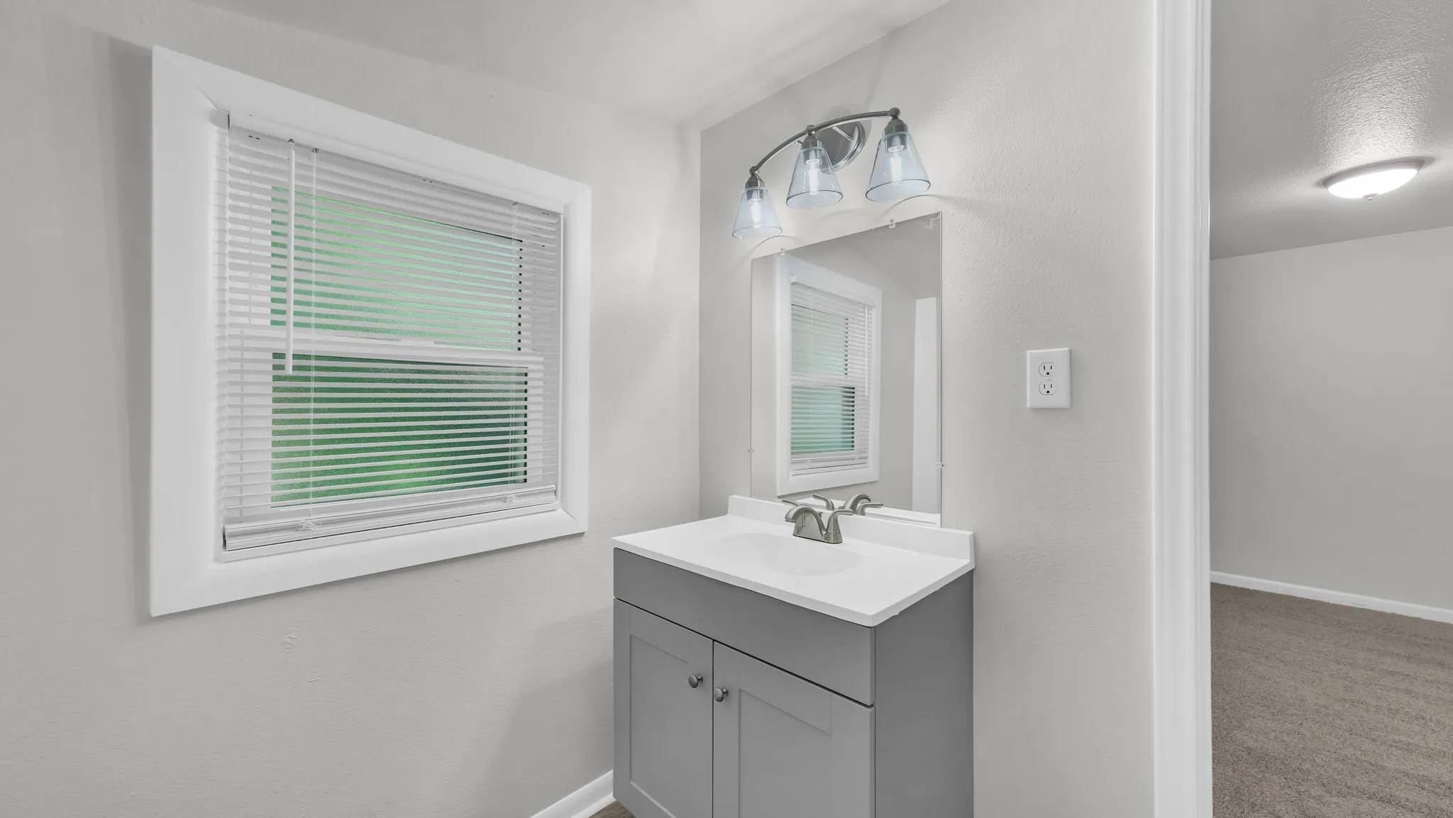 Single Family Residence For Sale in Parker County , 1220 N Rusk Street, Weatherford, Texas 76086, 2 Bedroom, 2 Bathroom, Garage spaces, 888 Sqft, built in 1955, mls#21283907, Real Estate Agent in Weatherford, Homes For Sale in Parker county, Homes For Sale in Weatherford, Realtor in Weatherford Texas, Real Estate Brokerage Independent Realty Texas, Luminita Cordes Realtor