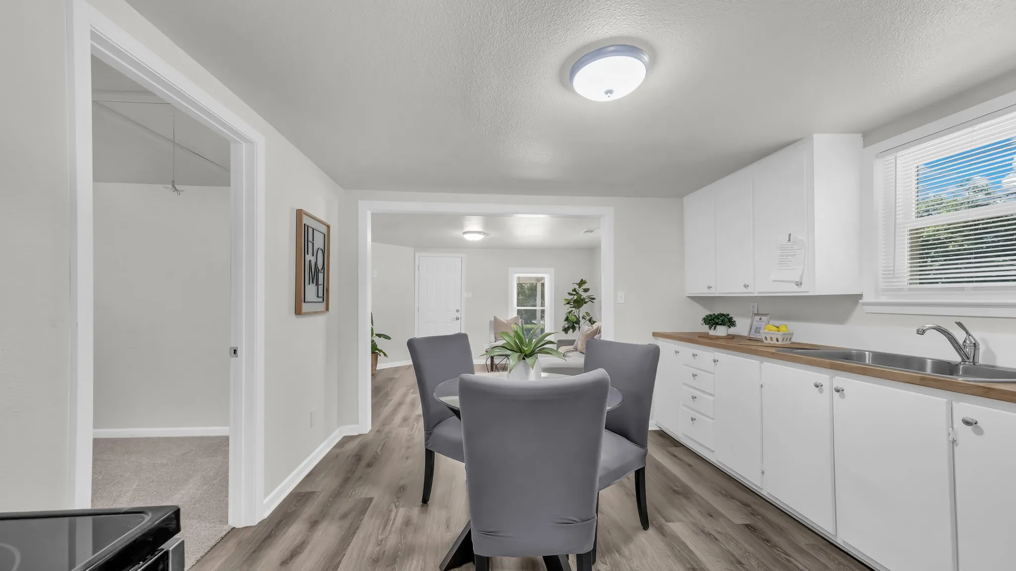 Single Family Residence For Sale in Parker County , 1220 N Rusk Street, Weatherford, Texas 76086, 2 Bedroom, 2 Bathroom, Garage spaces, 888 Sqft, built in 1955, mls#21283907, Real Estate Agent in Weatherford, Homes For Sale in Parker county, Homes For Sale in Weatherford, Realtor in Weatherford Texas, Real Estate Brokerage Independent Realty Texas, Luminita Cordes Realtor
