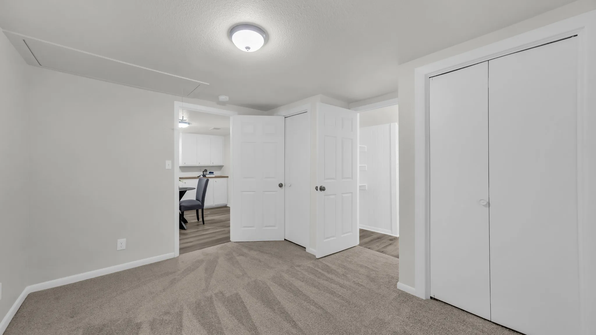 Single Family Residence For Sale in Parker County , 1220 N Rusk Street, Weatherford, Texas 76086, 2 Bedroom, 2 Bathroom, Garage spaces, 888 Sqft, built in 1955, mls#21283907, Real Estate Agent in Weatherford, Homes For Sale in Parker county, Homes For Sale in Weatherford, Realtor in Weatherford Texas, Real Estate Brokerage Independent Realty Texas, Luminita Cordes Realtor