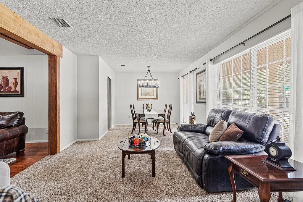 Single Family Residence For Sale in Tarrant County , 4300 Barcelona Drive, Fort Worth, Texas 76133, 3 Bedroom, 3 Bathroom, 2 Garage spaces, 2,533 Sqft, built in 1970, mls#21291872, Real Estate Agent in Fort Worth, Homes For Sale in Tarrant county, Homes For Sale in Fort Worth, Realtor in Fort Worth Texas, Real Estate Brokerage Independent Realty Texas, Luminita Cordes Realtor