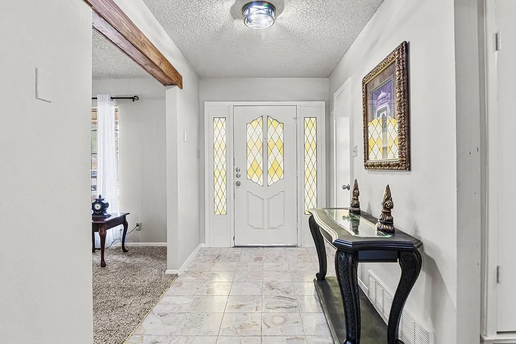 Single Family Residence For Sale in Tarrant County , 4300 Barcelona Drive, Fort Worth, Texas 76133, 3 Bedroom, 3 Bathroom, 2 Garage spaces, 2,533 Sqft, built in 1970, mls#21291872, Real Estate Agent in Fort Worth, Homes For Sale in Tarrant county, Homes For Sale in Fort Worth, Realtor in Fort Worth Texas, Real Estate Brokerage Independent Realty Texas, Luminita Cordes Realtor