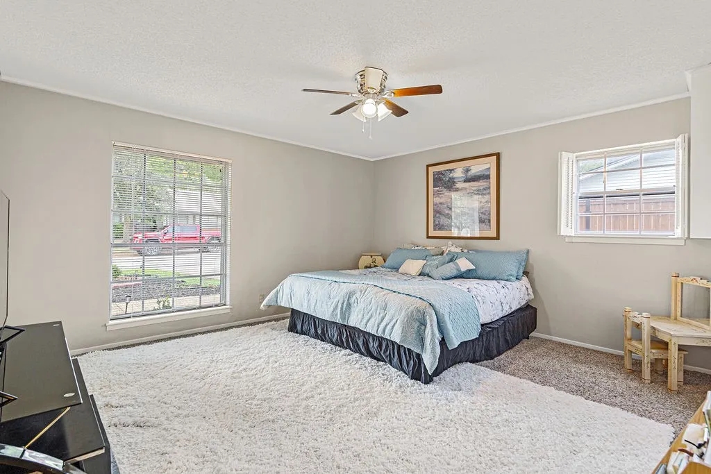 Single Family Residence For Sale in Tarrant County , 4300 Barcelona Drive, Fort Worth, Texas 76133, 3 Bedroom, 3 Bathroom, 2 Garage spaces, 2,533 Sqft, built in 1970, mls#21291872, Real Estate Agent in Fort Worth, Homes For Sale in Tarrant county, Homes For Sale in Fort Worth, Realtor in Fort Worth Texas, Real Estate Brokerage Independent Realty Texas, Luminita Cordes Realtor