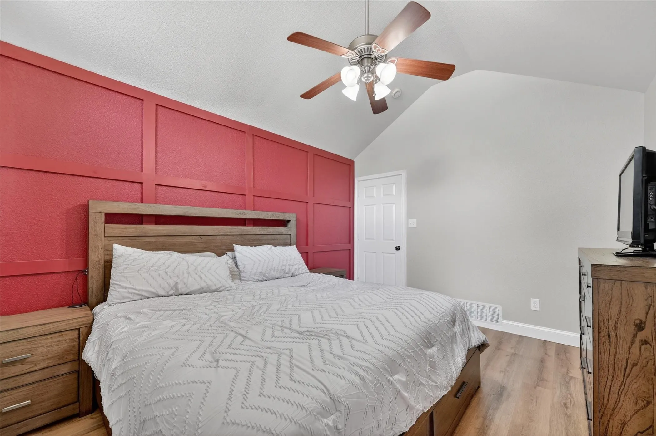 Single Family Residence For Sale in Denton County , 1428 Bregenz Lane, Lewisville, Texas 75067, 3 Bedroom, 2 Bathroom, 2 Garage spaces, 1,495 Sqft, built in 1996, mls#21288279, Real Estate Agent in Lewisville, Homes For Sale in Denton county, Homes For Sale in Lewisville, Realtor in Lewisville Texas, Real Estate Brokerage Independent Realty Texas, Luminita Cordes Realtor