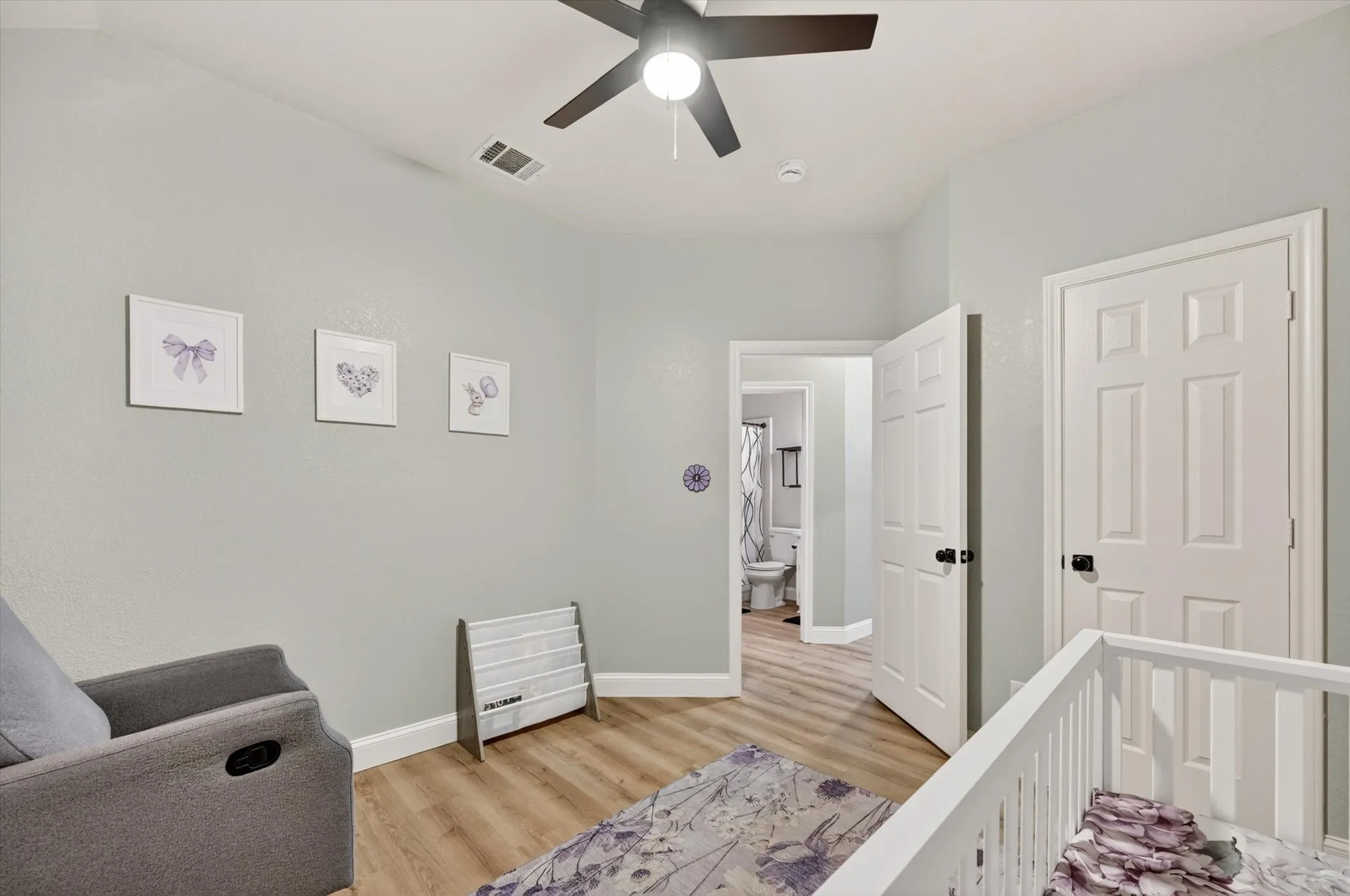 Single Family Residence For Sale in Denton County , 1428 Bregenz Lane, Lewisville, Texas 75067, 3 Bedroom, 2 Bathroom, 2 Garage spaces, 1,495 Sqft, built in 1996, mls#21288279, Real Estate Agent in Lewisville, Homes For Sale in Denton county, Homes For Sale in Lewisville, Realtor in Lewisville Texas, Real Estate Brokerage Independent Realty Texas, Luminita Cordes Realtor