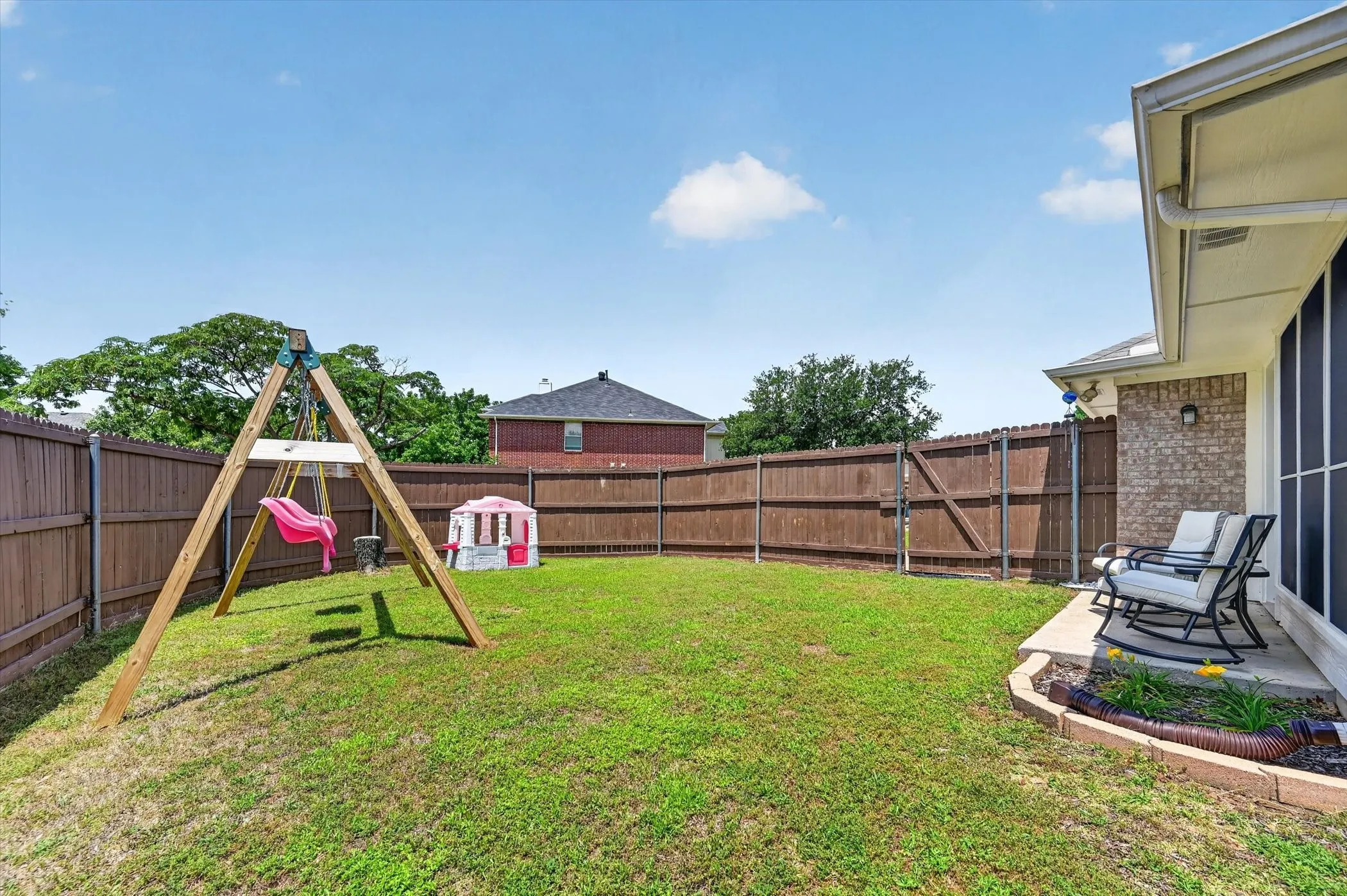 Single Family Residence For Sale in Denton County , 1428 Bregenz Lane, Lewisville, Texas 75067, 3 Bedroom, 2 Bathroom, 2 Garage spaces, 1,495 Sqft, built in 1996, mls#21288279, Real Estate Agent in Lewisville, Homes For Sale in Denton county, Homes For Sale in Lewisville, Realtor in Lewisville Texas, Real Estate Brokerage Independent Realty Texas, Luminita Cordes Realtor