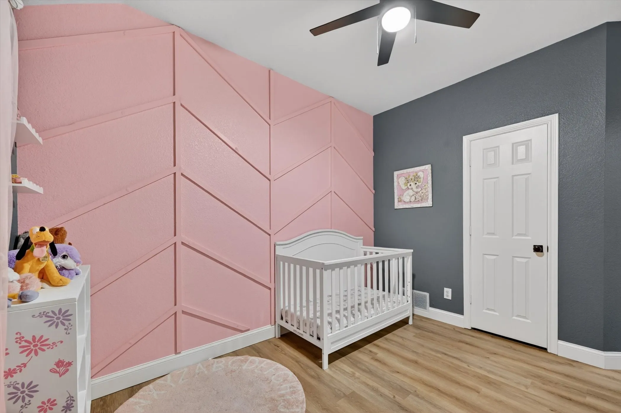 Single Family Residence For Sale in Denton County , 1428 Bregenz Lane, Lewisville, Texas 75067, 3 Bedroom, 2 Bathroom, 2 Garage spaces, 1,495 Sqft, built in 1996, mls#21288279, Real Estate Agent in Lewisville, Homes For Sale in Denton county, Homes For Sale in Lewisville, Realtor in Lewisville Texas, Real Estate Brokerage Independent Realty Texas, Luminita Cordes Realtor