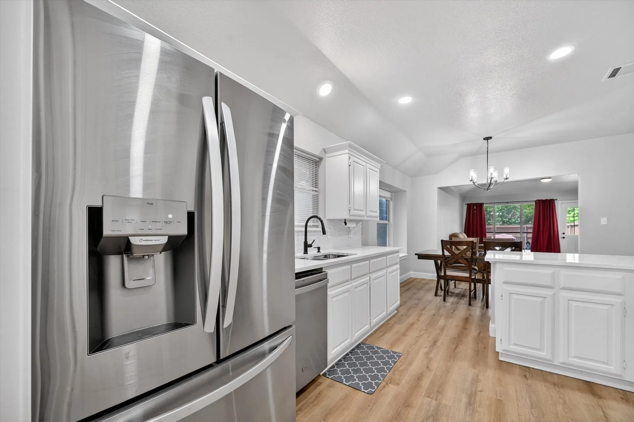 Single Family Residence For Sale in Denton County , 1428 Bregenz Lane, Lewisville, Texas 75067, 3 Bedroom, 2 Bathroom, 2 Garage spaces, 1,495 Sqft, built in 1996, mls#21288279, Real Estate Agent in Lewisville, Homes For Sale in Denton county, Homes For Sale in Lewisville, Realtor in Lewisville Texas, Real Estate Brokerage Independent Realty Texas, Luminita Cordes Realtor