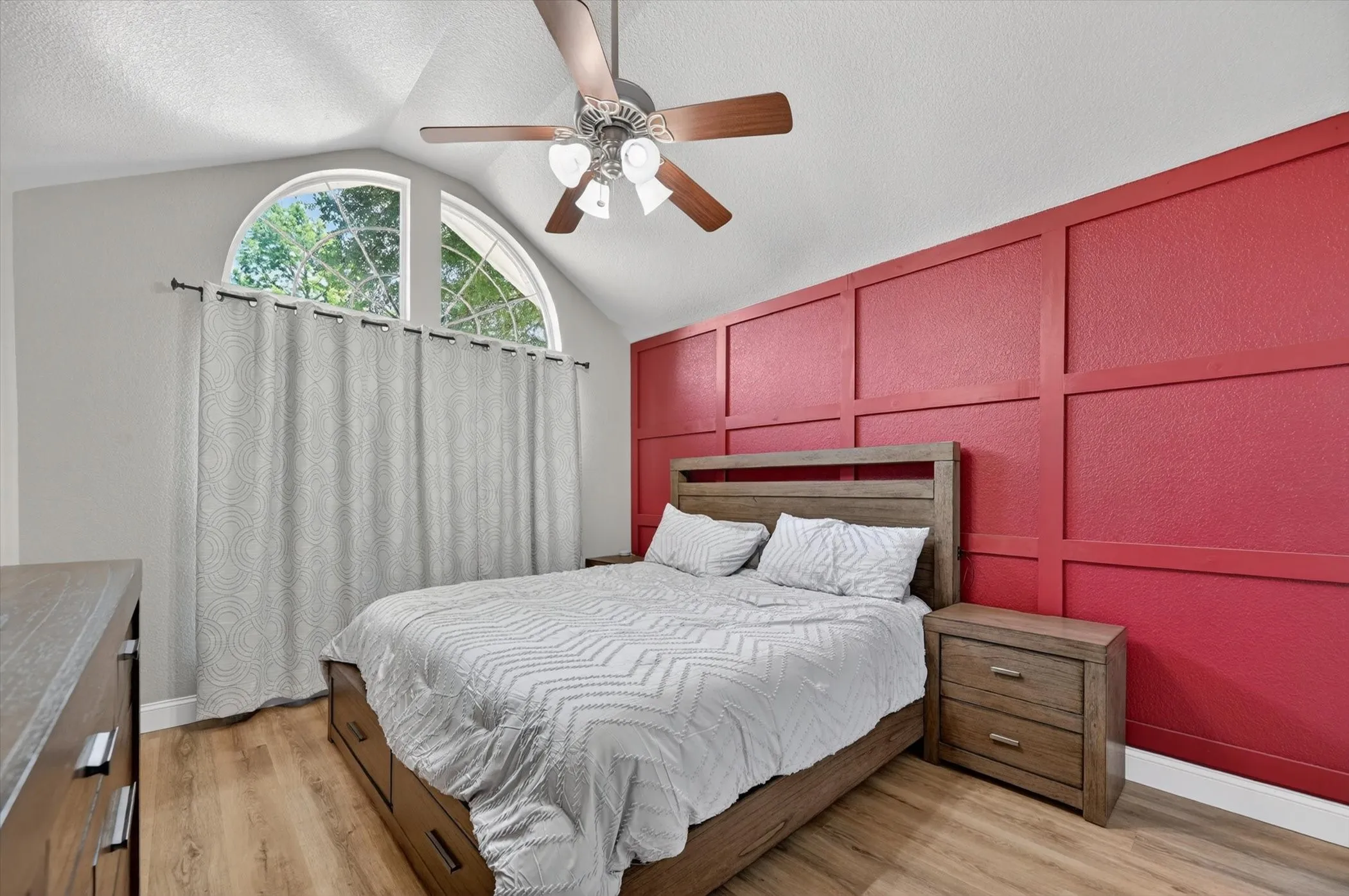 Single Family Residence For Sale in Denton County , 1428 Bregenz Lane, Lewisville, Texas 75067, 3 Bedroom, 2 Bathroom, 2 Garage spaces, 1,495 Sqft, built in 1996, mls#21288279, Real Estate Agent in Lewisville, Homes For Sale in Denton county, Homes For Sale in Lewisville, Realtor in Lewisville Texas, Real Estate Brokerage Independent Realty Texas, Luminita Cordes Realtor