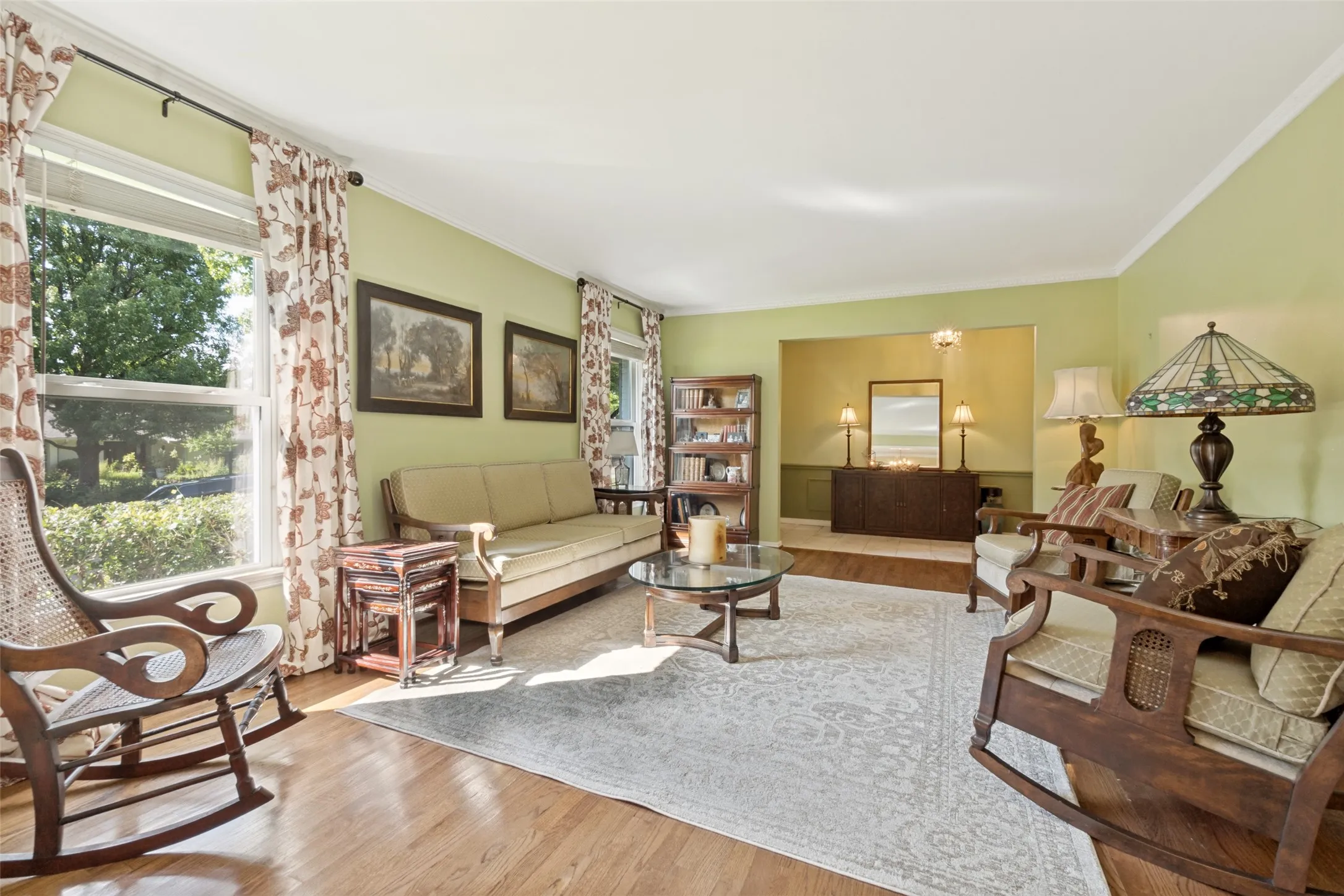 Single Family Residence For Sale in Dallas County , 8810 Grenore Drive, Dallas, Texas 75218, 3 Bedroom, 3 Bathroom, 2 Garage spaces, 2,610 Sqft, built in 1958, mls#21291667, Real Estate Agent in Dallas, Homes For Sale in Dallas county, Homes For Sale in Dallas, Realtor in Dallas Texas, Real Estate Brokerage Independent Realty Texas, Luminita Cordes Realtor