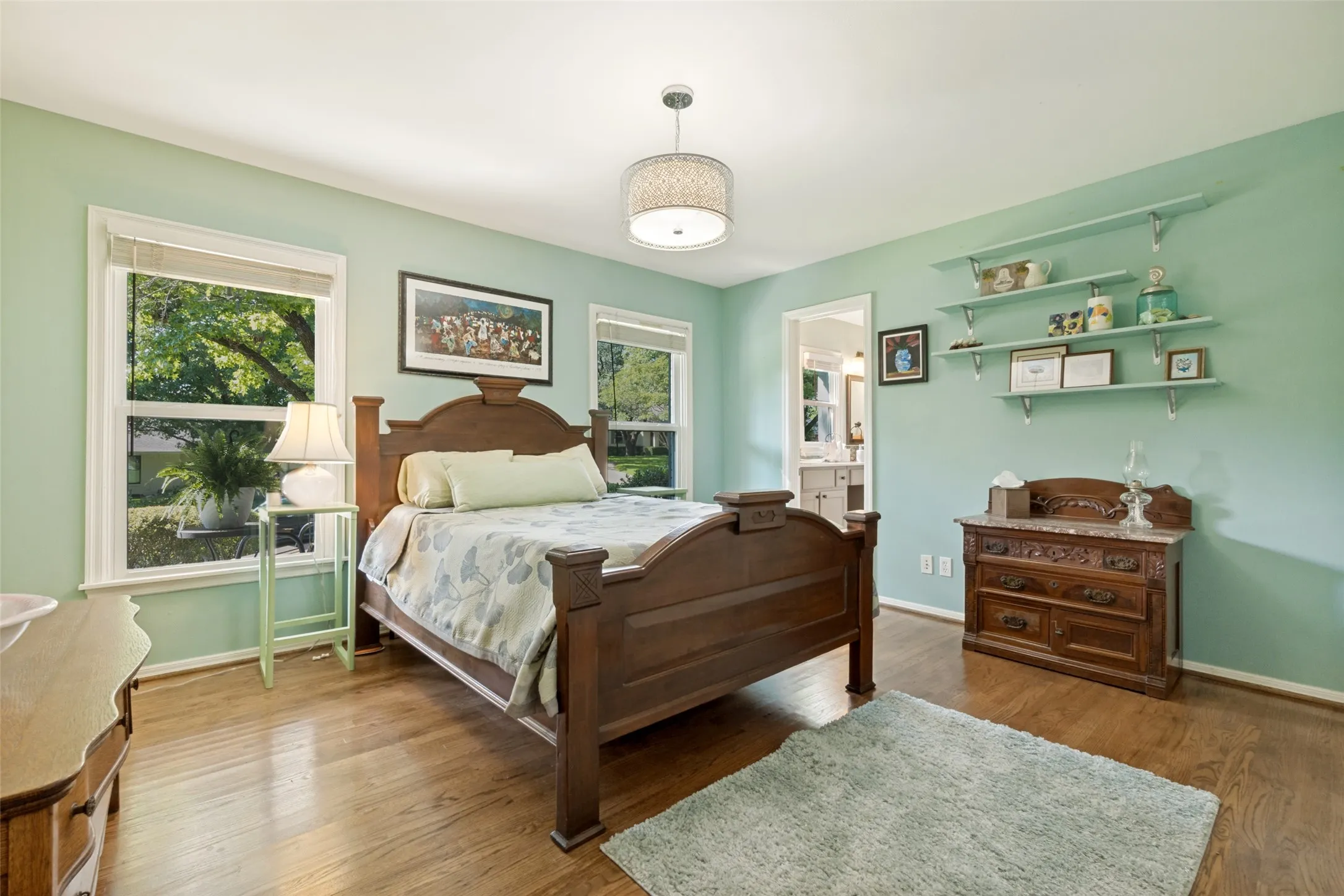 Bedroom with jack and jill bathroom