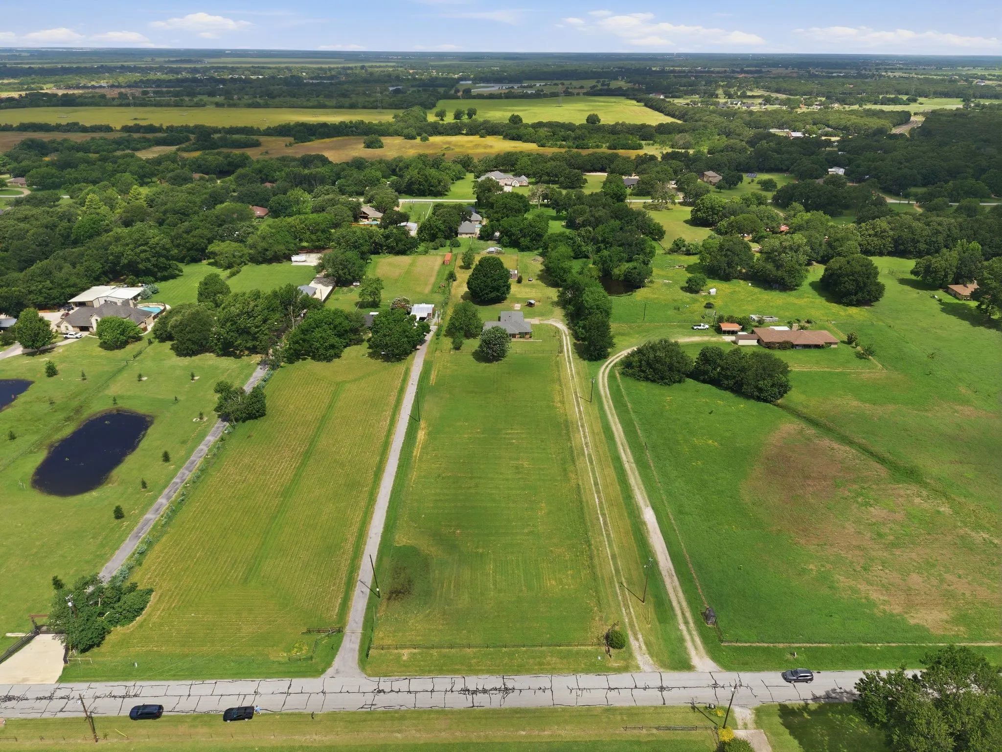 Single Family Residence For Sale in Kaufman County , 180 Davis Road, Combine, Texas 75159, 3 Bedroom, 2 Bathroom, 2 Garage spaces, 1,654 Sqft, built in 1984, mls#21291763, Real Estate Agent in Combine, Homes For Sale in Kaufman county, Homes For Sale in Combine, Realtor in Combine Texas, Real Estate Brokerage Independent Realty Texas, Luminita Cordes Realtor