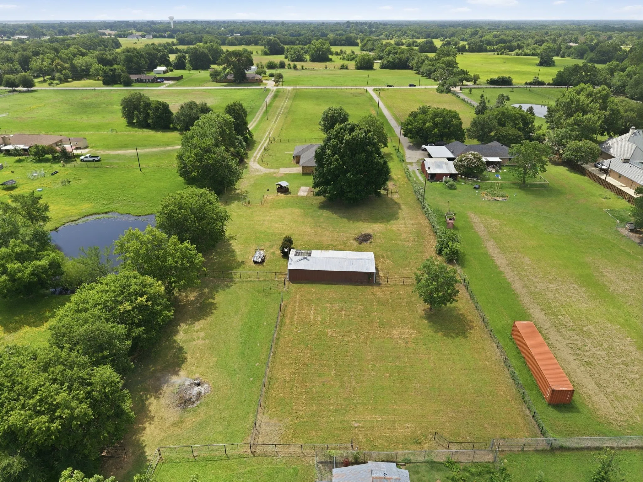 Single Family Residence For Sale in Kaufman County , 180 Davis Road, Combine, Texas 75159, 3 Bedroom, 2 Bathroom, 2 Garage spaces, 1,654 Sqft, built in 1984, mls#21291763, Real Estate Agent in Combine, Homes For Sale in Kaufman county, Homes For Sale in Combine, Realtor in Combine Texas, Real Estate Brokerage Independent Realty Texas, Luminita Cordes Realtor