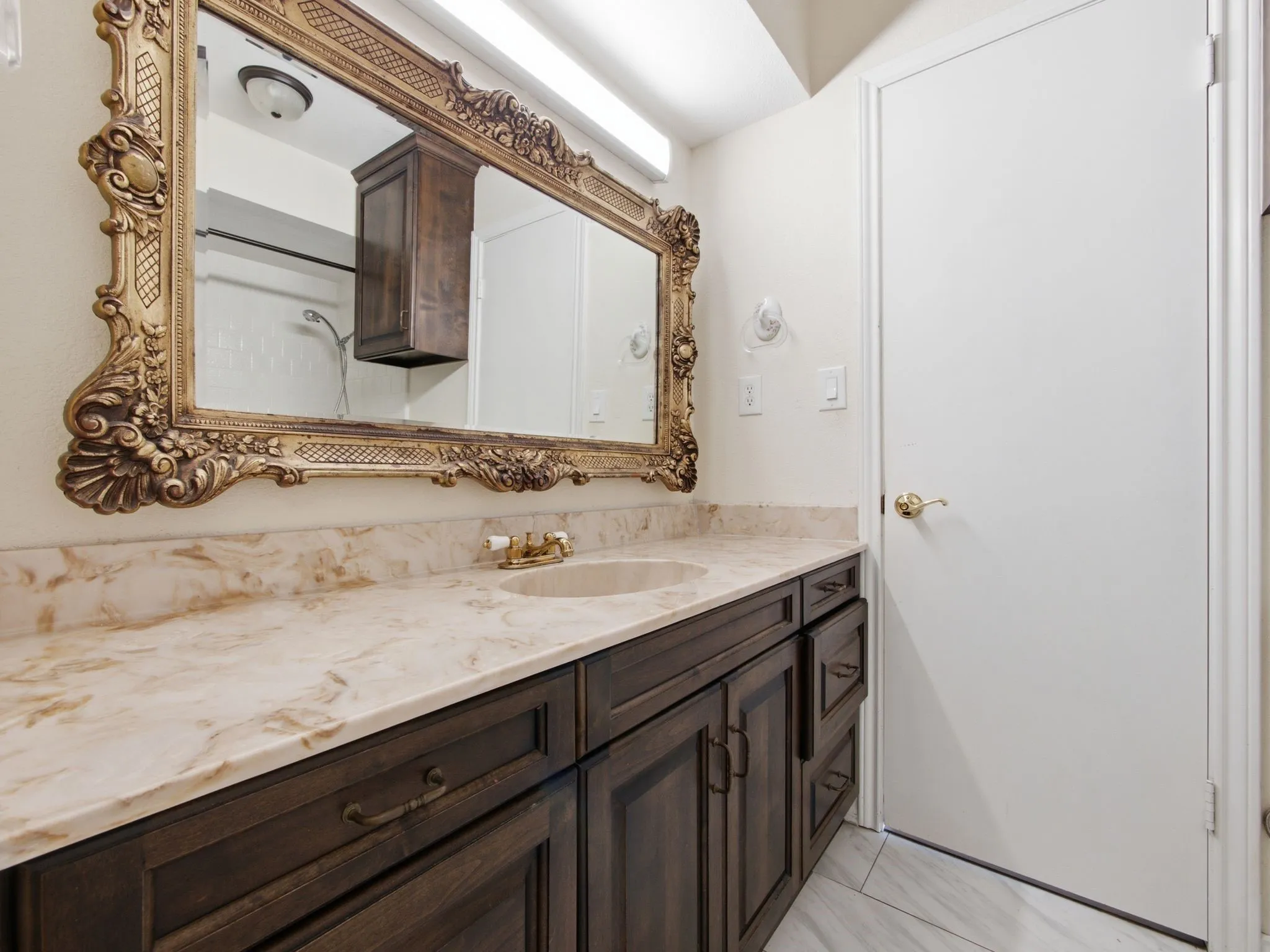 Single Family Residence For Sale in Kaufman County , 180 Davis Road, Combine, Texas 75159, 3 Bedroom, 2 Bathroom, 2 Garage spaces, 1,654 Sqft, built in 1984, mls#21291763, Real Estate Agent in Combine, Homes For Sale in Kaufman county, Homes For Sale in Combine, Realtor in Combine Texas, Real Estate Brokerage Independent Realty Texas, Luminita Cordes Realtor