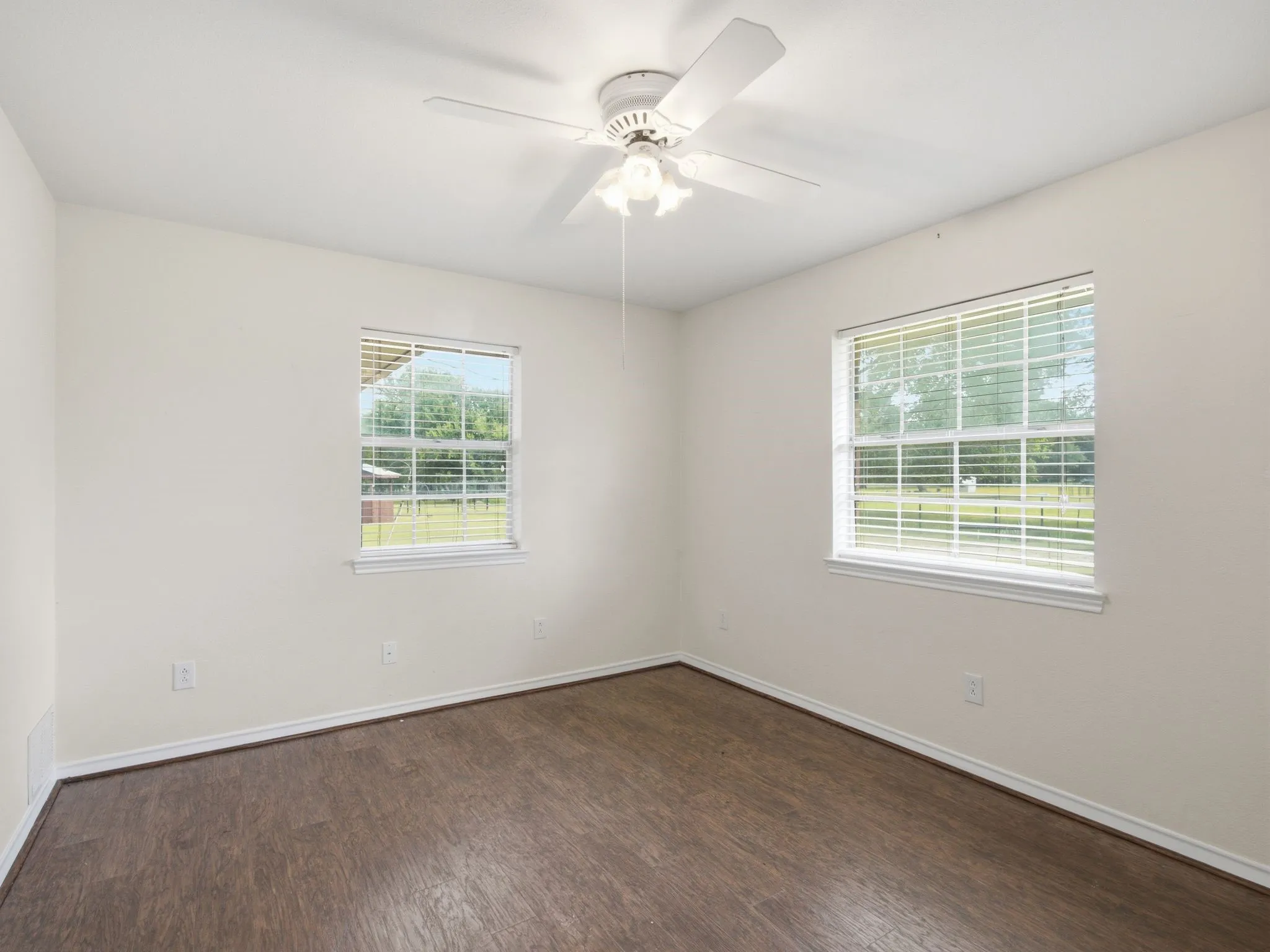 Single Family Residence For Sale in Kaufman County , 180 Davis Road, Combine, Texas 75159, 3 Bedroom, 2 Bathroom, 2 Garage spaces, 1,654 Sqft, built in 1984, mls#21291763, Real Estate Agent in Combine, Homes For Sale in Kaufman county, Homes For Sale in Combine, Realtor in Combine Texas, Real Estate Brokerage Independent Realty Texas, Luminita Cordes Realtor