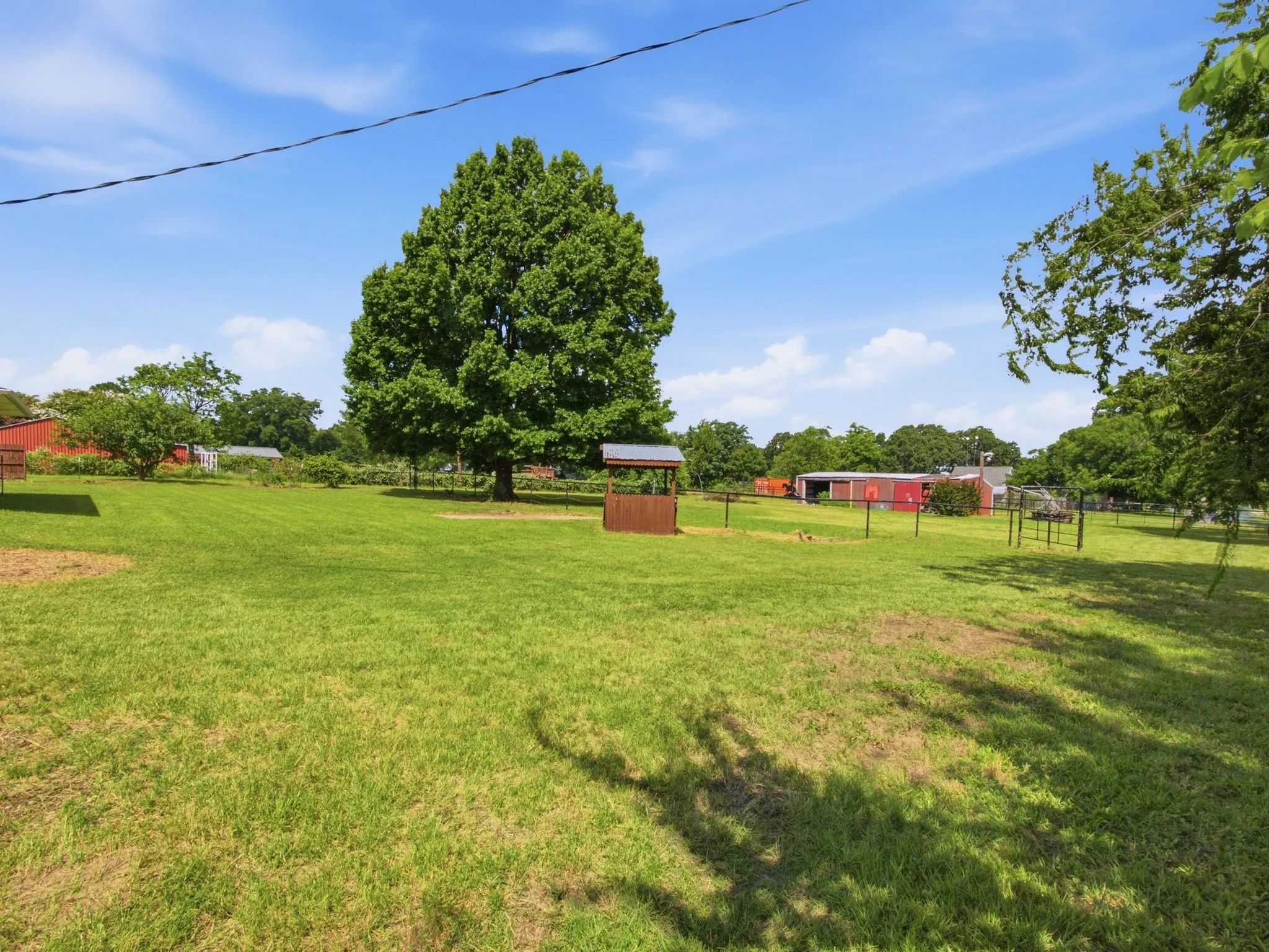 Single Family Residence For Sale in Kaufman County , 180 Davis Road, Combine, Texas 75159, 3 Bedroom, 2 Bathroom, 2 Garage spaces, 1,654 Sqft, built in 1984, mls#21291763, Real Estate Agent in Combine, Homes For Sale in Kaufman county, Homes For Sale in Combine, Realtor in Combine Texas, Real Estate Brokerage Independent Realty Texas, Luminita Cordes Realtor