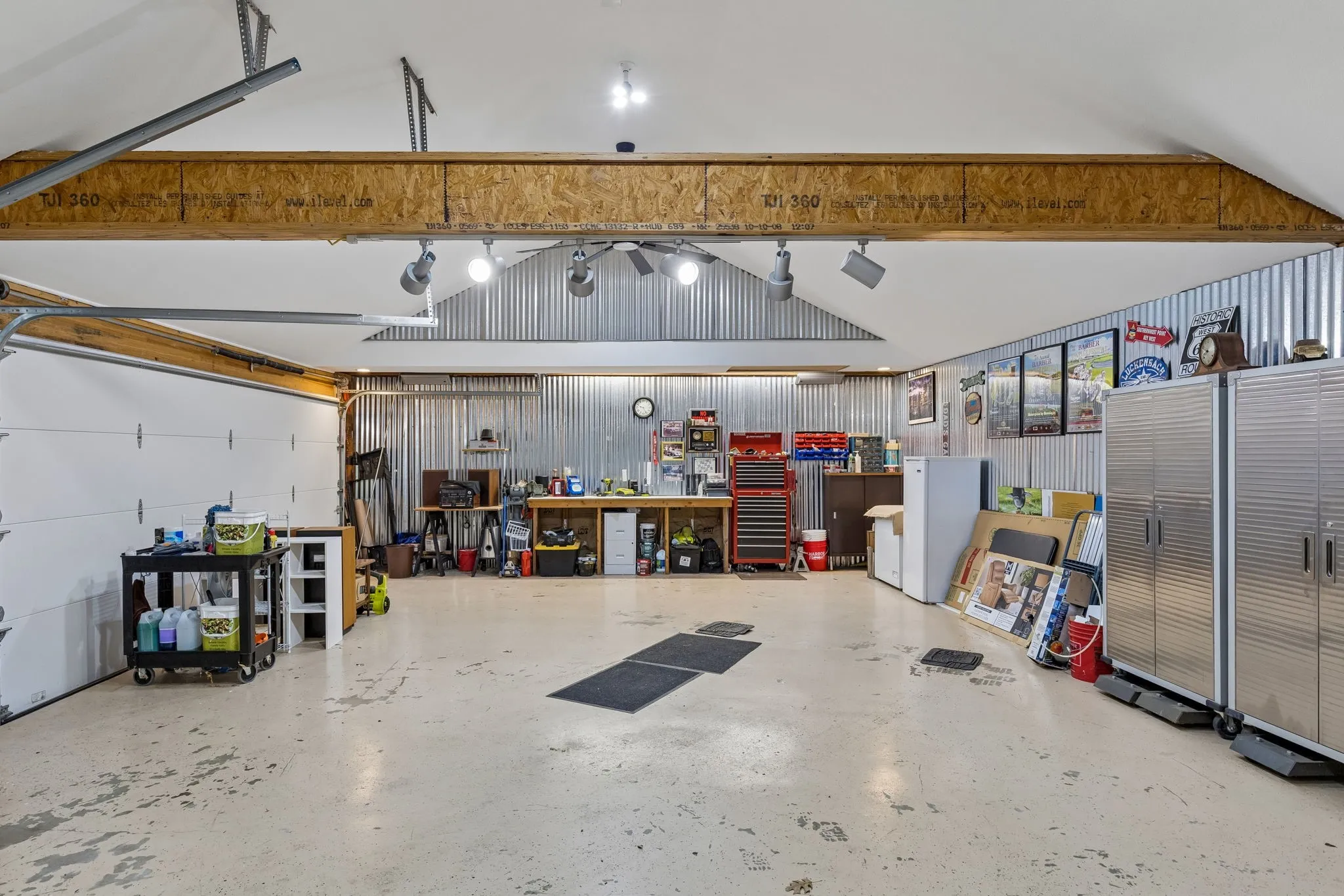 Interior of 900 sqft(24x40) finished out 4 car garage.