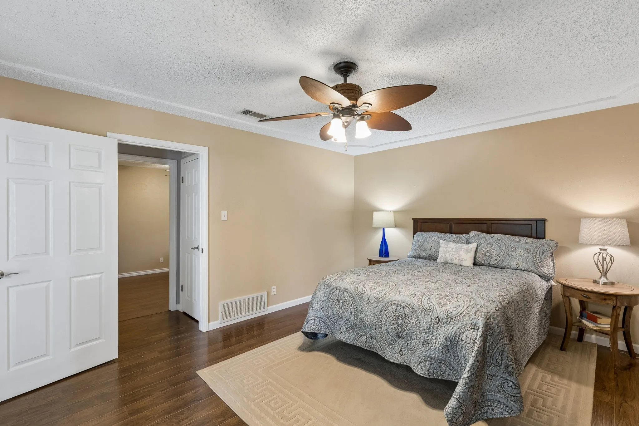Single Family Residence For Sale in Tarrant County , 7208 Tumbleweed Court, Colleyville, Texas 76034, 4 Bedroom, 3 Bathroom, 6 Garage spaces, 2,063 Sqft, built in 1973, mls#21268037, Real Estate Agent in Colleyville, Homes For Sale in Tarrant county, Homes For Sale in Colleyville, Realtor in Colleyville Texas, Real Estate Brokerage Independent Realty Texas, Luminita Cordes Realtor
