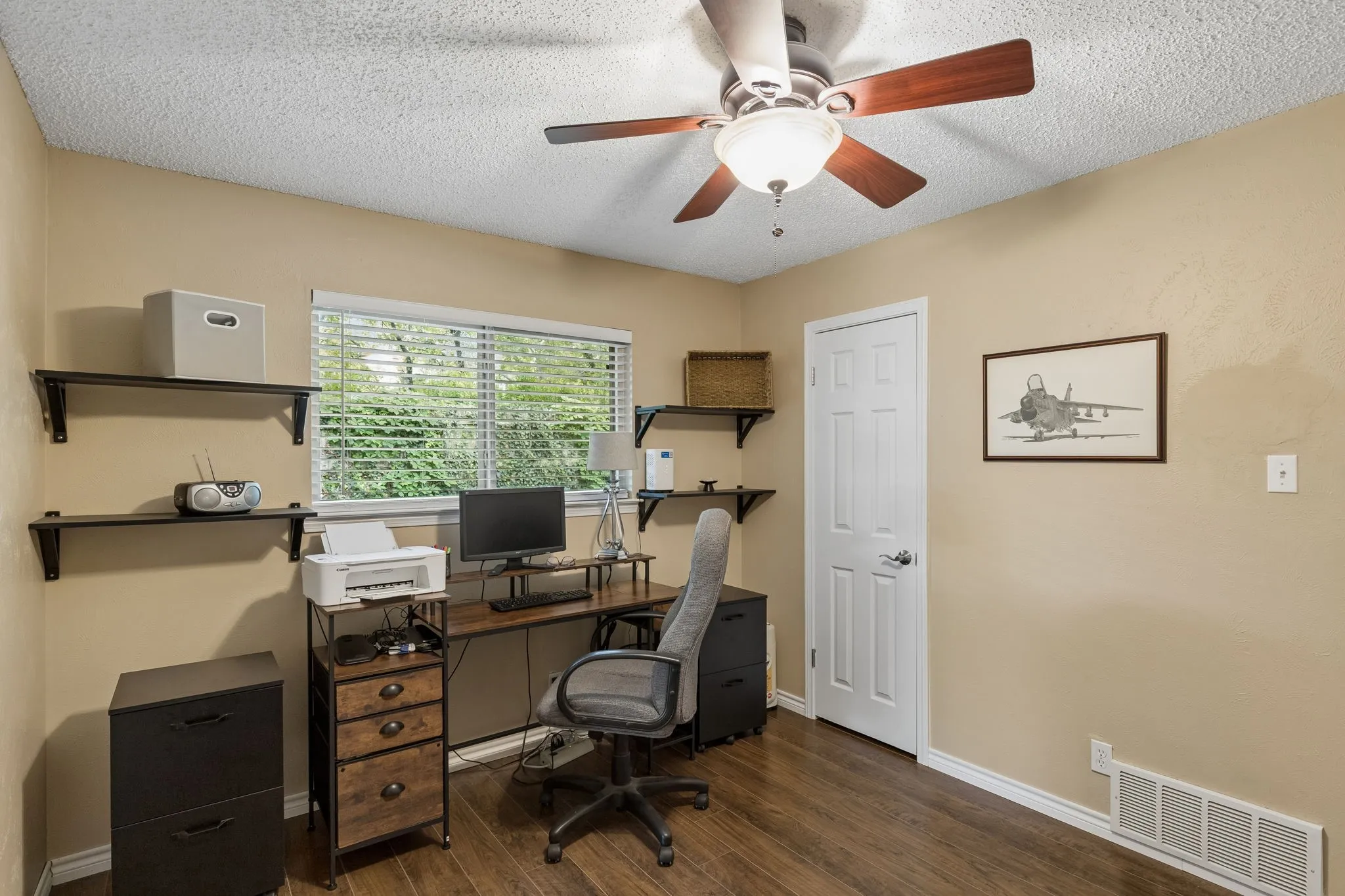 office or bedroom