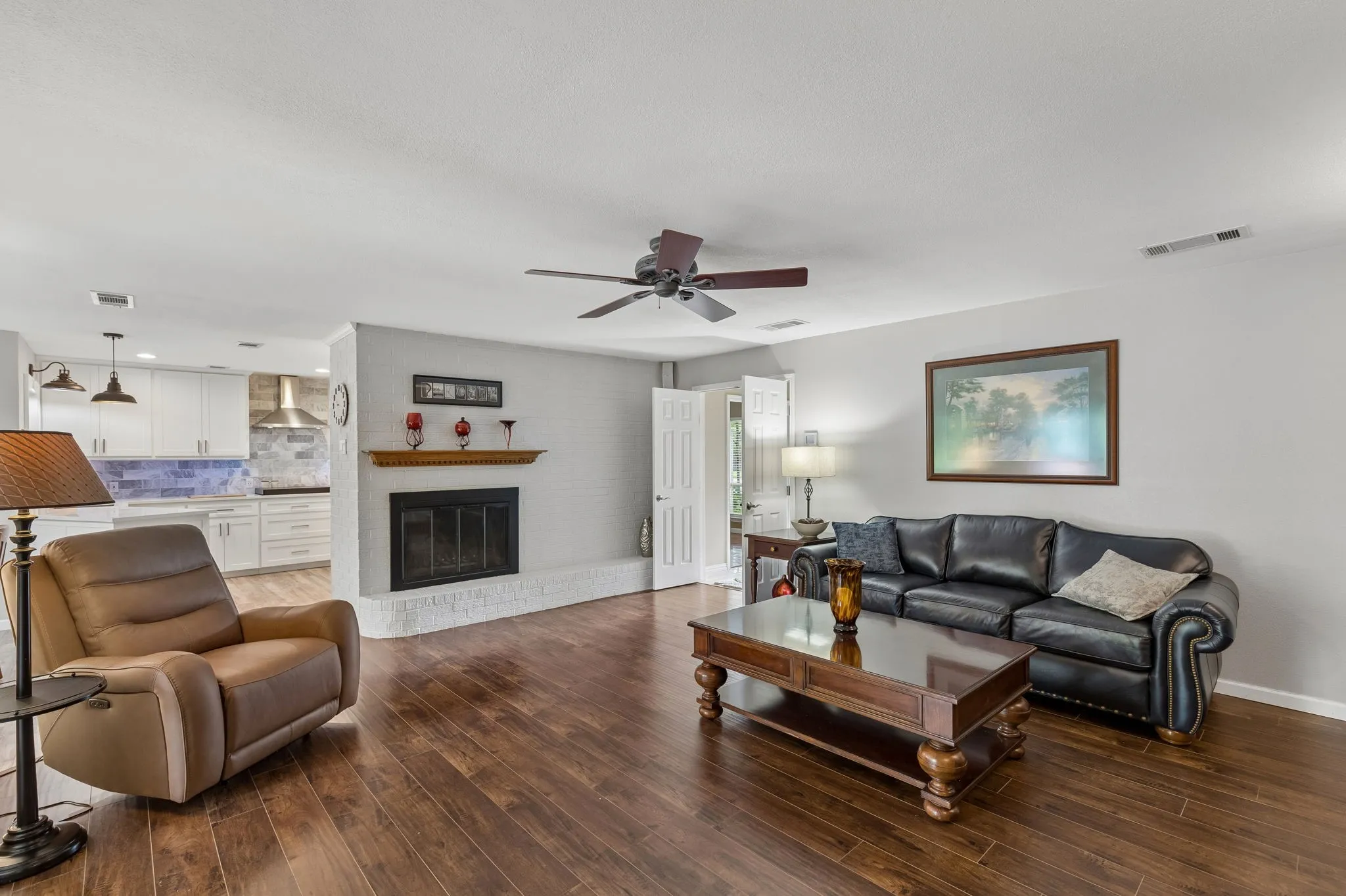 Single Family Residence For Sale in Tarrant County , 7208 Tumbleweed Court, Colleyville, Texas 76034, 4 Bedroom, 3 Bathroom, 6 Garage spaces, 2,063 Sqft, built in 1973, mls#21268037, Real Estate Agent in Colleyville, Homes For Sale in Tarrant county, Homes For Sale in Colleyville, Realtor in Colleyville Texas, Real Estate Brokerage Independent Realty Texas, Luminita Cordes Realtor