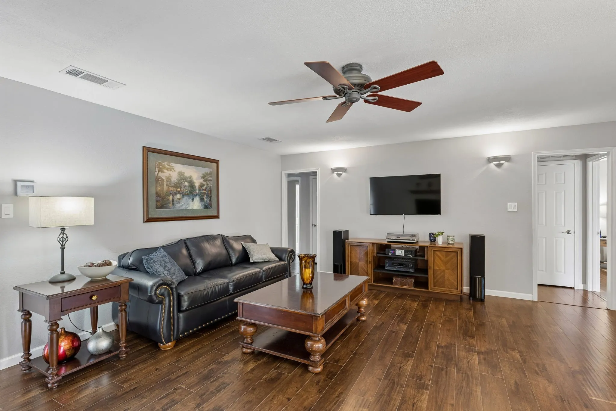 Single Family Residence For Sale in Tarrant County , 7208 Tumbleweed Court, Colleyville, Texas 76034, 4 Bedroom, 3 Bathroom, 6 Garage spaces, 2,063 Sqft, built in 1973, mls#21268037, Real Estate Agent in Colleyville, Homes For Sale in Tarrant county, Homes For Sale in Colleyville, Realtor in Colleyville Texas, Real Estate Brokerage Independent Realty Texas, Luminita Cordes Realtor