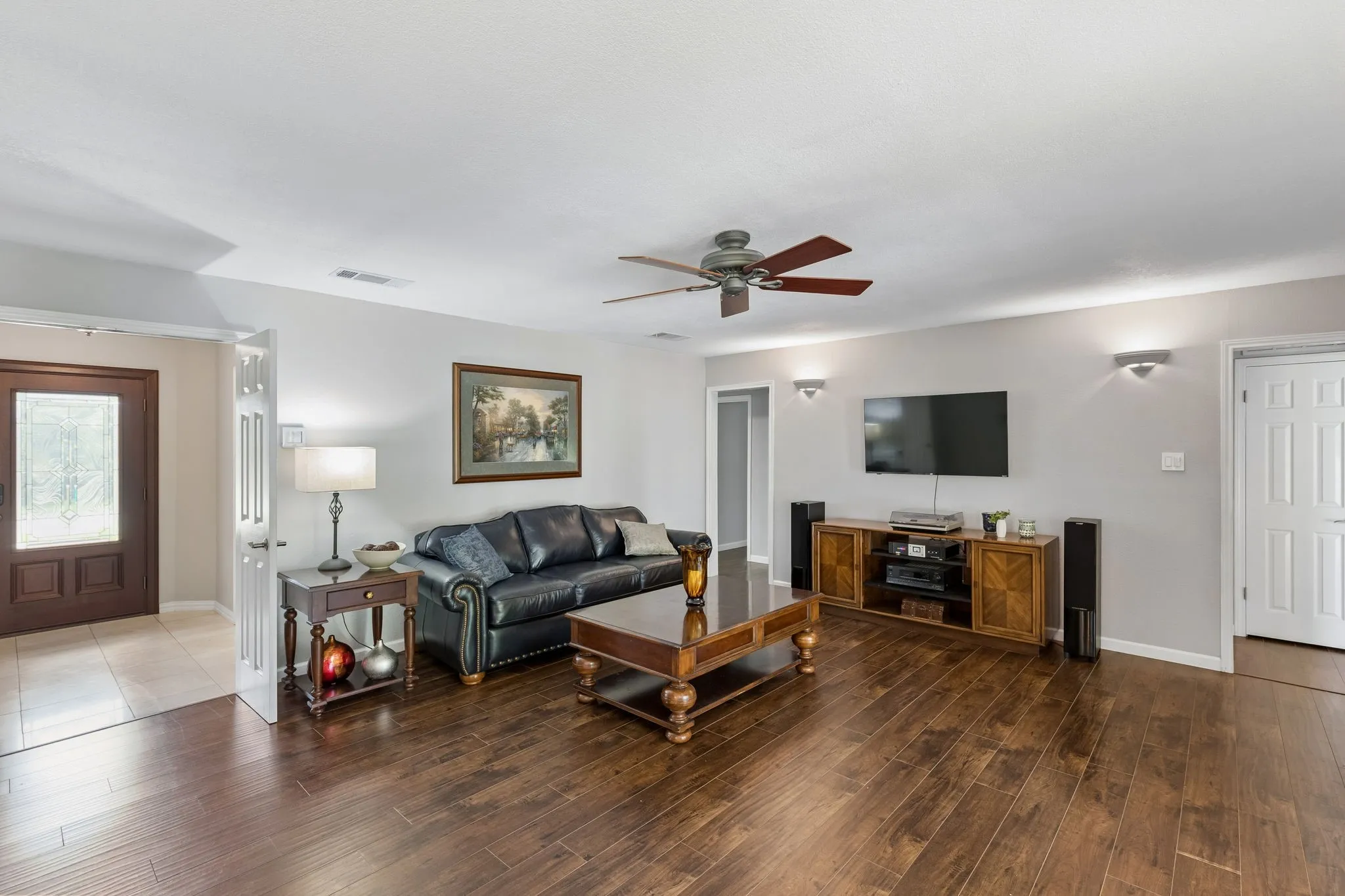 Single Family Residence For Sale in Tarrant County , 7208 Tumbleweed Court, Colleyville, Texas 76034, 4 Bedroom, 3 Bathroom, 6 Garage spaces, 2,063 Sqft, built in 1973, mls#21268037, Real Estate Agent in Colleyville, Homes For Sale in Tarrant county, Homes For Sale in Colleyville, Realtor in Colleyville Texas, Real Estate Brokerage Independent Realty Texas, Luminita Cordes Realtor
