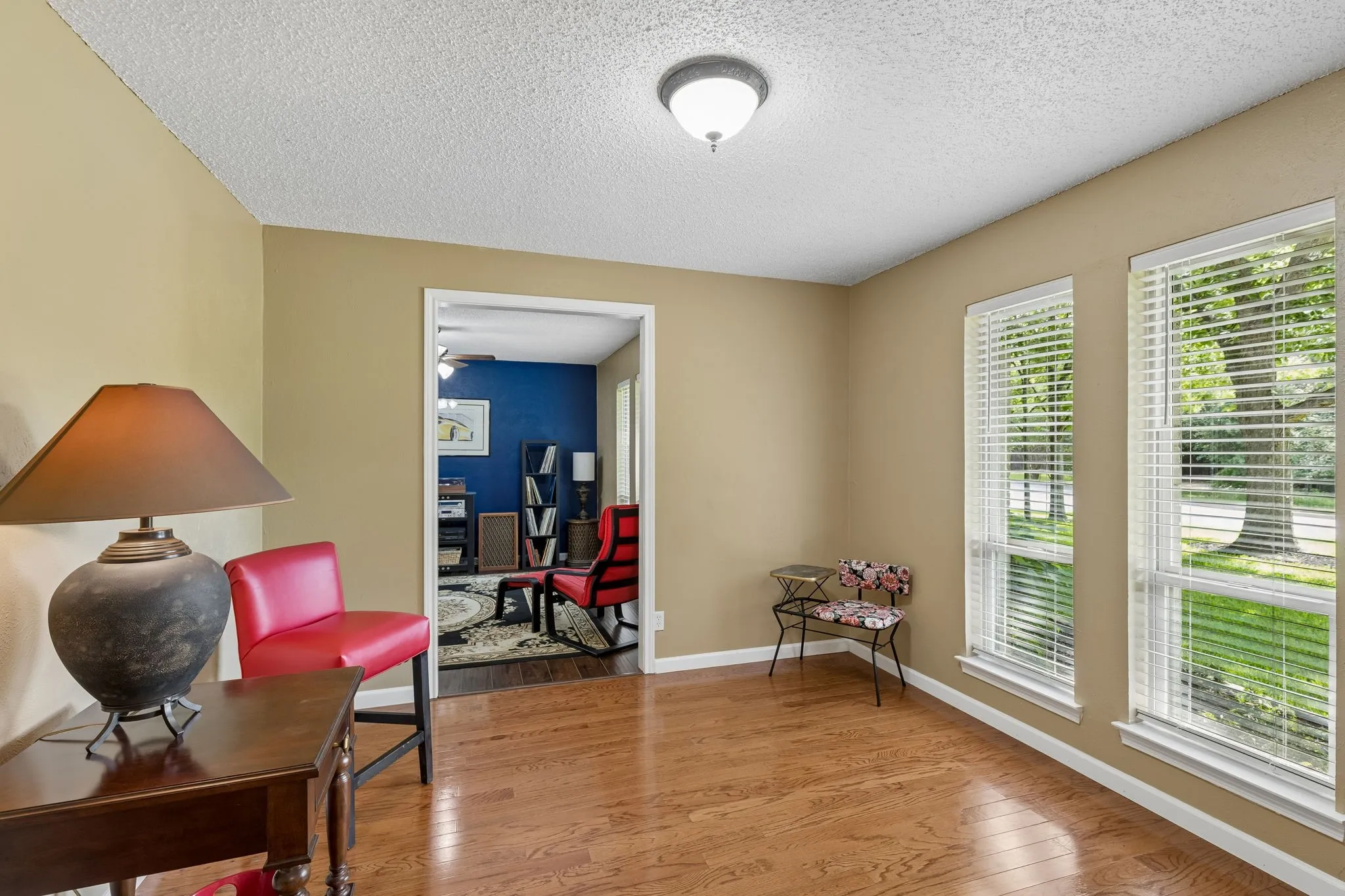 flex room, living, or office