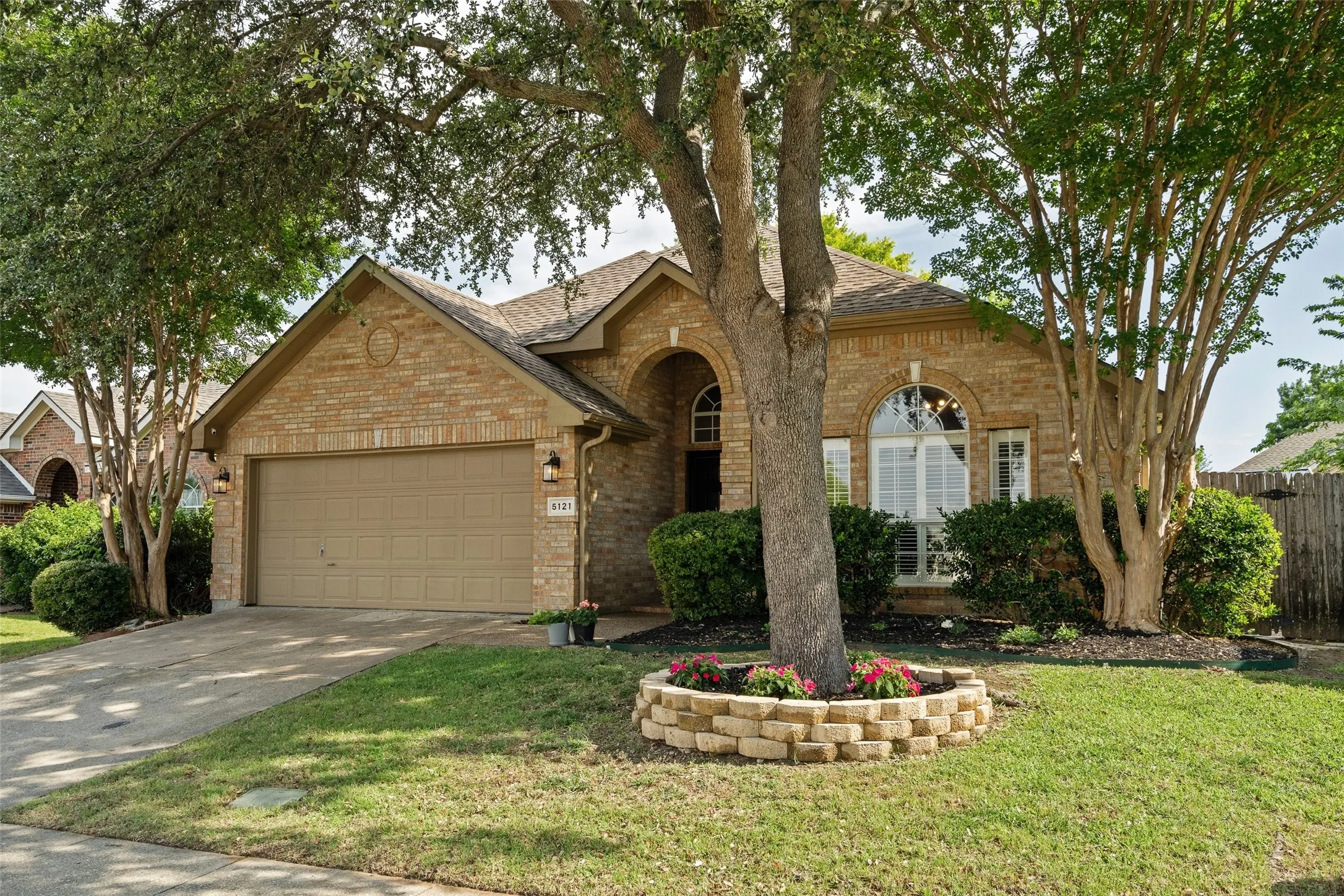 Single Family Residence For Sale in Collin County , 5121 Grampian Way, Mc Kinney, Texas 75071, 3 Bedroom, 2 Bathroom, 2 Garage spaces, 1,969 Sqft, built in 1999, mls#21291941, Real Estate Agent in Mc Kinney, Homes For Sale in Collin county, Homes For Sale in Mc Kinney, Realtor in Mc Kinney Texas, Real Estate Brokerage Independent Realty Texas, Luminita Cordes Realtor