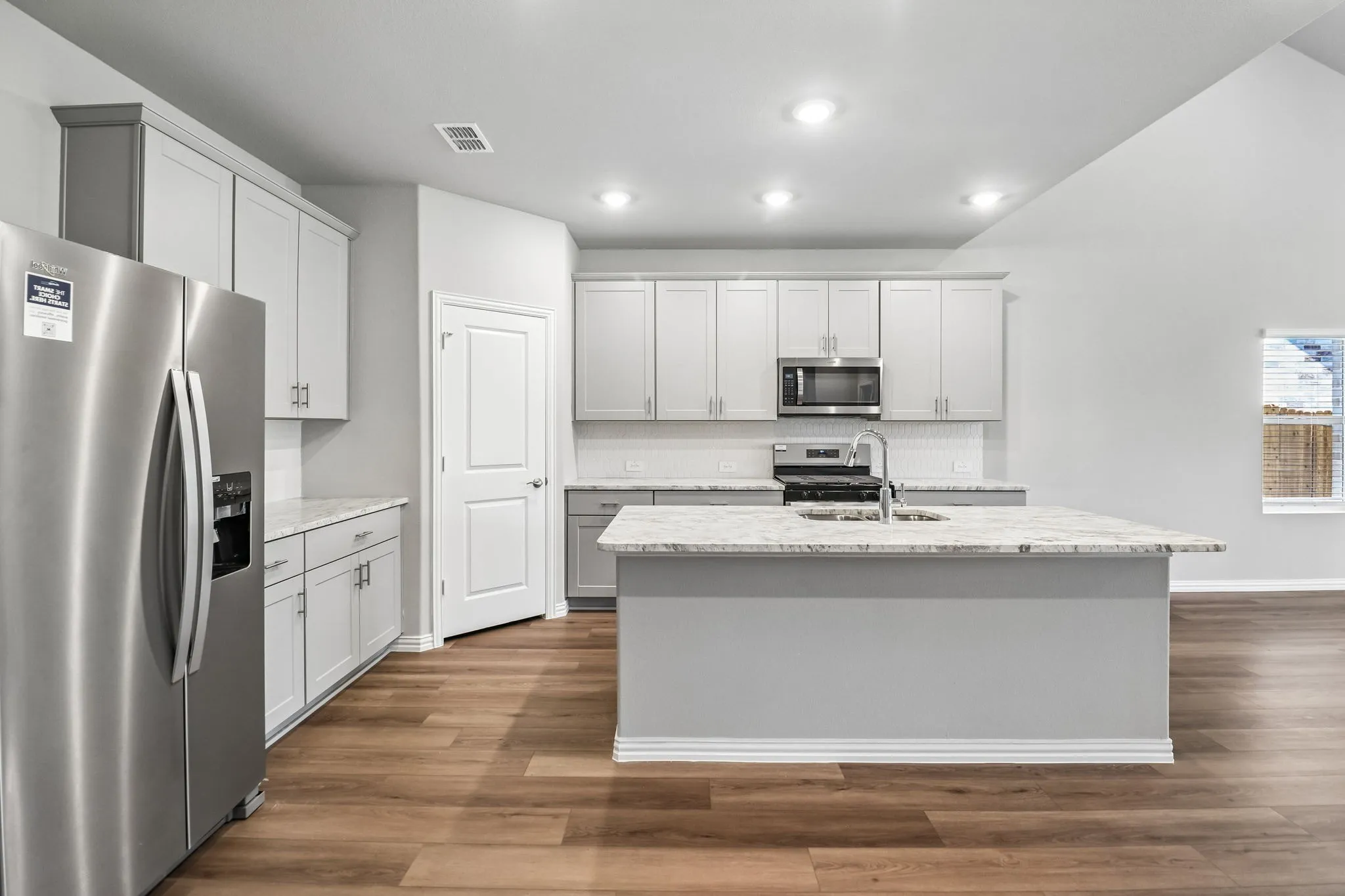  Photo is not of the actual home, but is an inspirational photo of builder’s model home and may depict options, furnishings, and/or decorator features that are not included.
