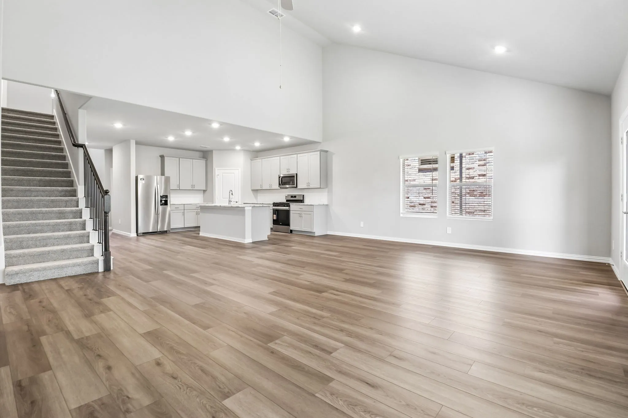  Photo is not of the actual home, but is an inspirational photo of builder’s model home and may depict options, furnishings, and/or decorator features that are not included.
