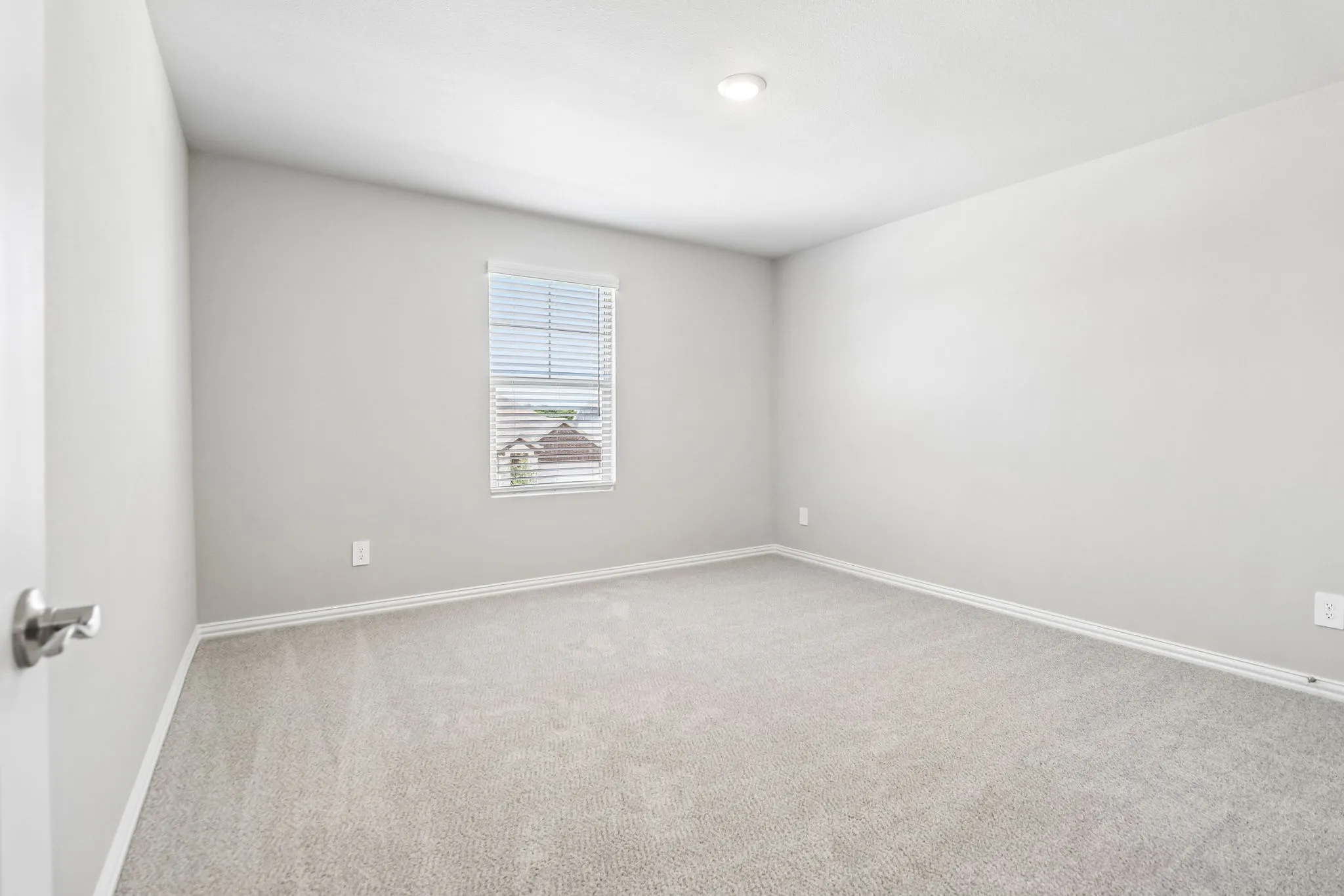  Photo is not of the actual home, but is an inspirational photo of builder’s model home and may depict options, furnishings, and/or decorator features that are not included.
