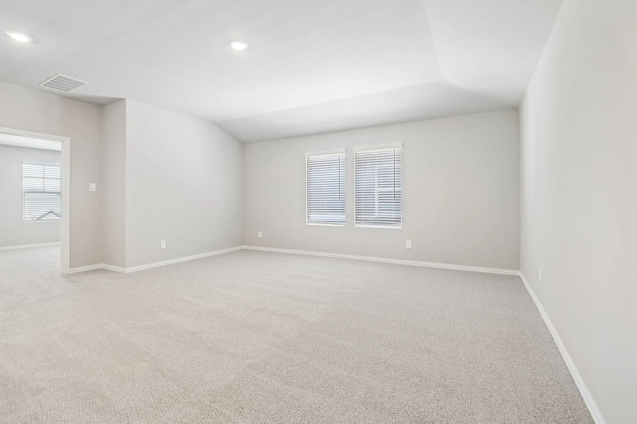  Photo is not of the actual home, but is an inspirational photo of builder’s model home and may depict options, furnishings, and/or decorator features that are not included.
