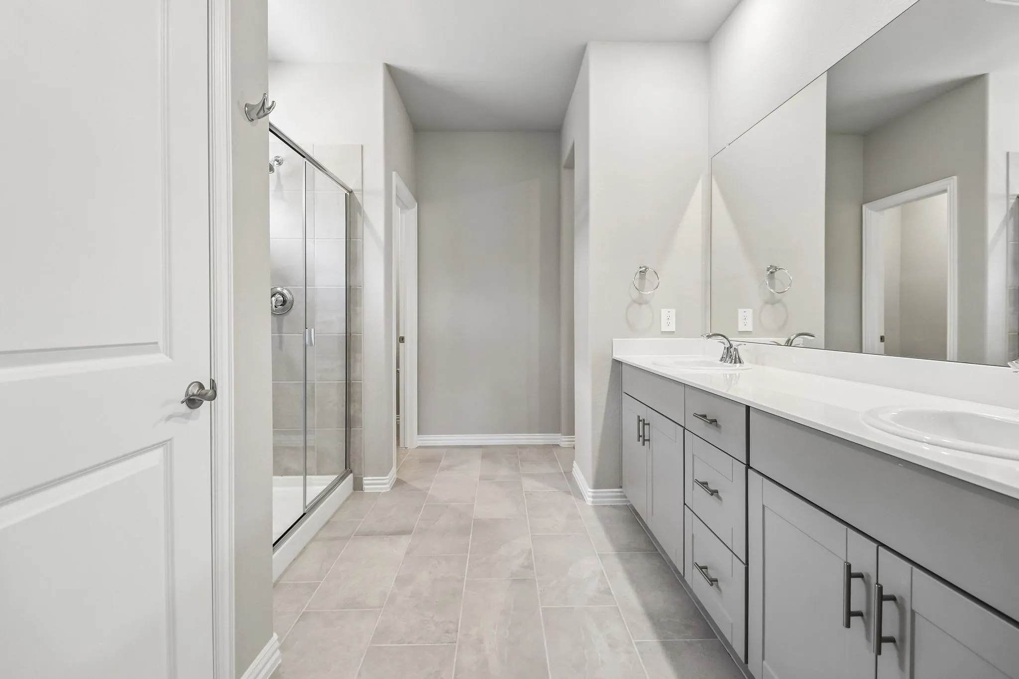  Photo is not of the actual home, but is an inspirational photo of builder’s model home and may depict options, furnishings, and/or decorator features that are not included.
