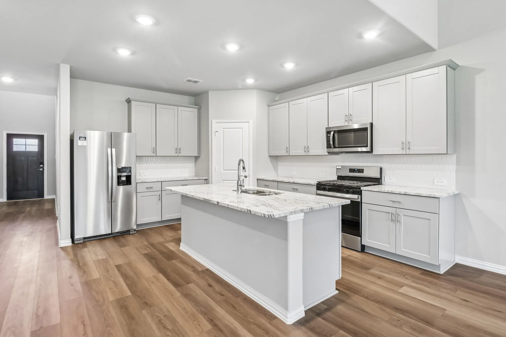  Photo is not of the actual home, but is an inspirational photo of builder’s model home and may depict options, furnishings, and/or decorator features that are not included.
