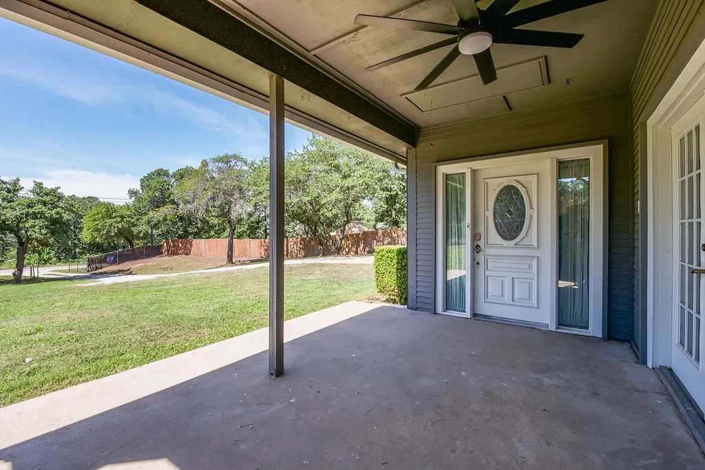 Single Family Residence For Sale in Johnson County , 1416 Apache Court, Joshua, Texas 76058, 3 Bedroom, 3 Bathroom, 2 Garage spaces, 2,572 Sqft, built in 1982, mls#21291361, Real Estate Agent in Joshua, Homes For Sale in Johnson county, Homes For Sale in Joshua, Realtor in Joshua Texas, Real Estate Brokerage Independent Realty Texas, Luminita Cordes Realtor