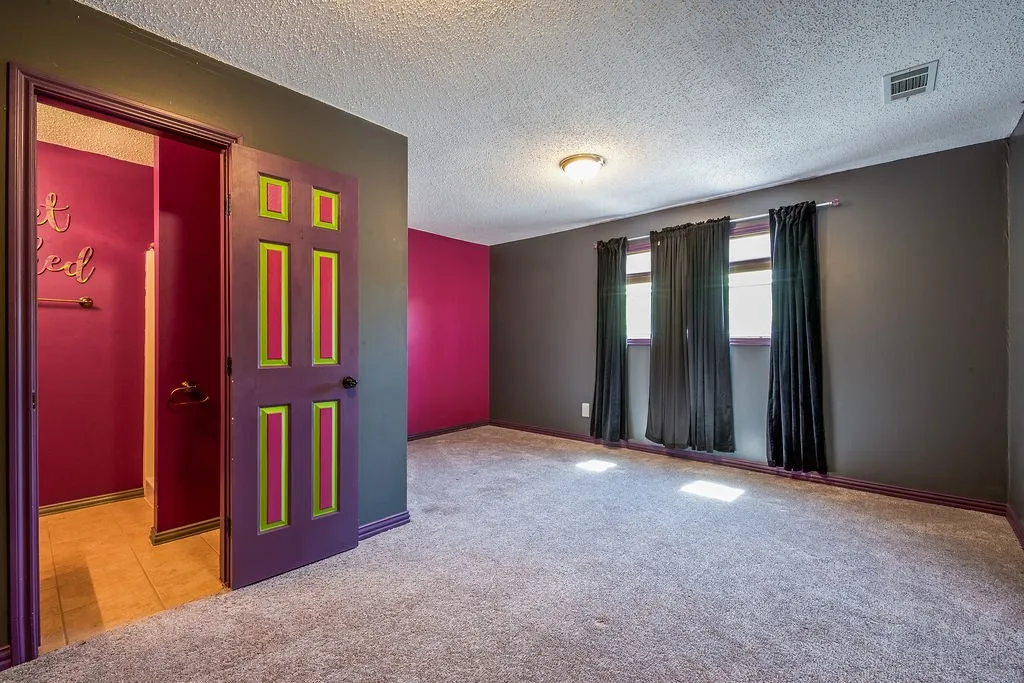 Single Family Residence For Sale in Johnson County , 1416 Apache Court, Joshua, Texas 76058, 3 Bedroom, 3 Bathroom, 2 Garage spaces, 2,572 Sqft, built in 1982, mls#21291361, Real Estate Agent in Joshua, Homes For Sale in Johnson county, Homes For Sale in Joshua, Realtor in Joshua Texas, Real Estate Brokerage Independent Realty Texas, Luminita Cordes Realtor