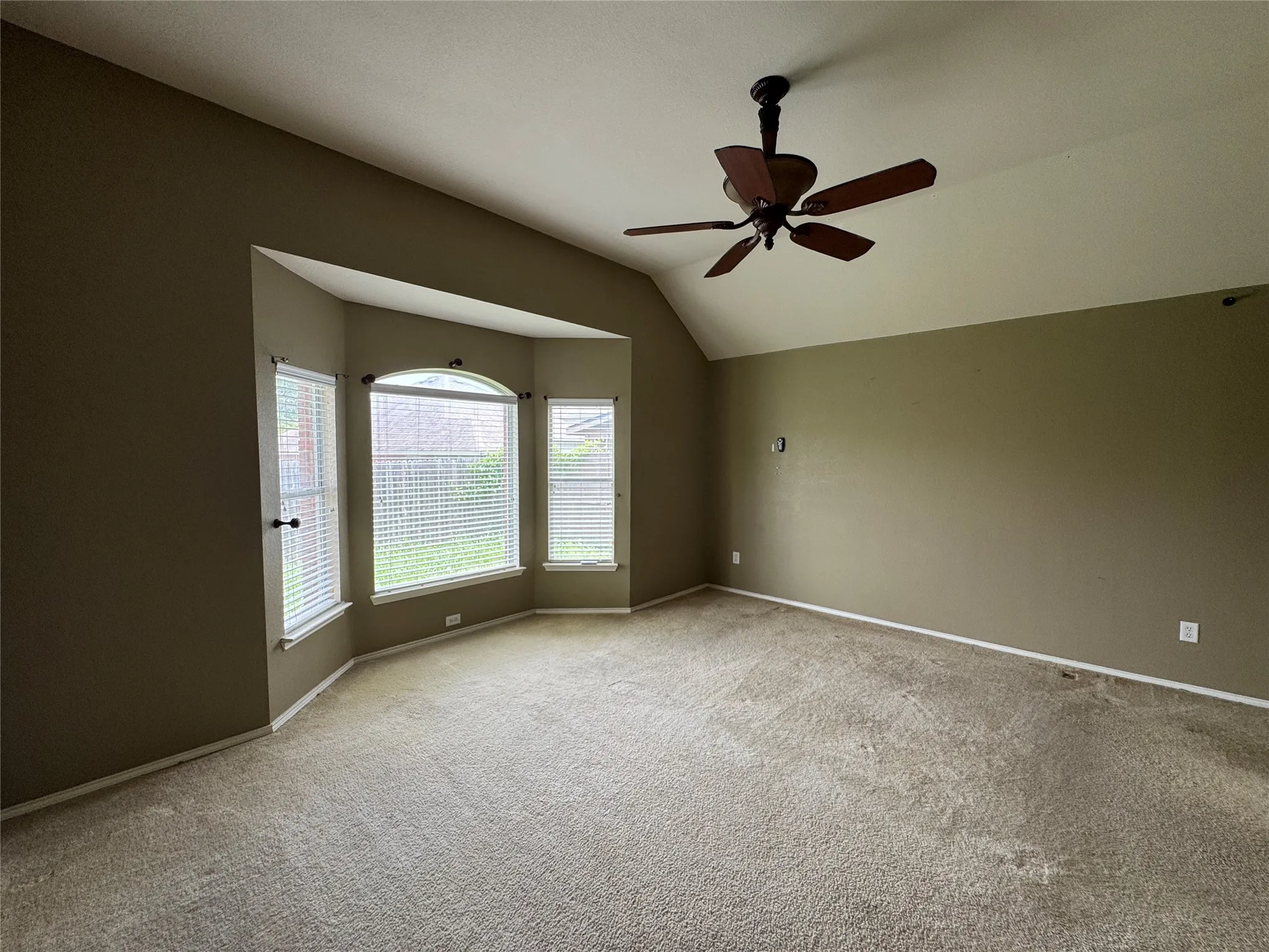 Single Family Residence For Sale in Collin County , 2033 Meadow Park Drive, Princeton, Texas 75407, 4 Bedroom, 2 Bathroom, 2 Garage spaces, 2,031 Sqft, built in 2005, mls#21290260, Real Estate Agent in Princeton, Homes For Sale in Collin county, Homes For Sale in Princeton, Realtor in Princeton Texas, Real Estate Brokerage Independent Realty Texas, Luminita Cordes Realtor