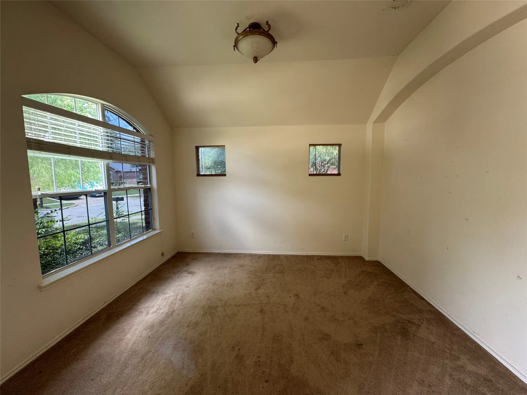 Single Family Residence For Sale in Collin County , 2033 Meadow Park Drive, Princeton, Texas 75407, 4 Bedroom, 2 Bathroom, 2 Garage spaces, 2,031 Sqft, built in 2005, mls#21290260, Real Estate Agent in Princeton, Homes For Sale in Collin county, Homes For Sale in Princeton, Realtor in Princeton Texas, Real Estate Brokerage Independent Realty Texas, Luminita Cordes Realtor