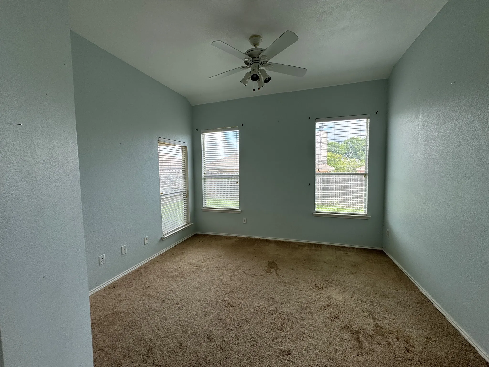 Single Family Residence For Sale in Collin County , 2033 Meadow Park Drive, Princeton, Texas 75407, 4 Bedroom, 2 Bathroom, 2 Garage spaces, 2,031 Sqft, built in 2005, mls#21290260, Real Estate Agent in Princeton, Homes For Sale in Collin county, Homes For Sale in Princeton, Realtor in Princeton Texas, Real Estate Brokerage Independent Realty Texas, Luminita Cordes Realtor