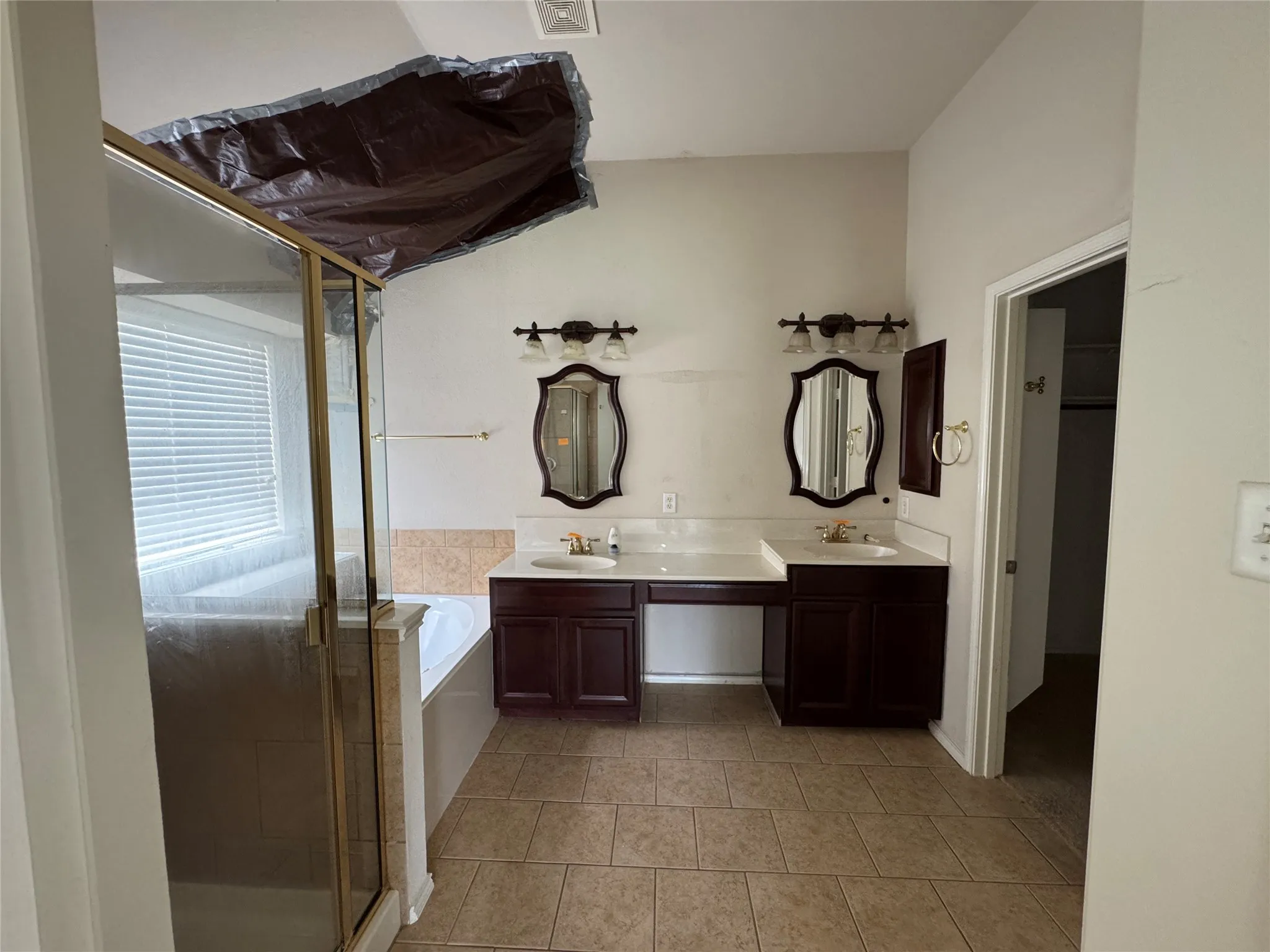 Single Family Residence For Sale in Collin County , 2033 Meadow Park Drive, Princeton, Texas 75407, 4 Bedroom, 2 Bathroom, 2 Garage spaces, 2,031 Sqft, built in 2005, mls#21290260, Real Estate Agent in Princeton, Homes For Sale in Collin county, Homes For Sale in Princeton, Realtor in Princeton Texas, Real Estate Brokerage Independent Realty Texas, Luminita Cordes Realtor