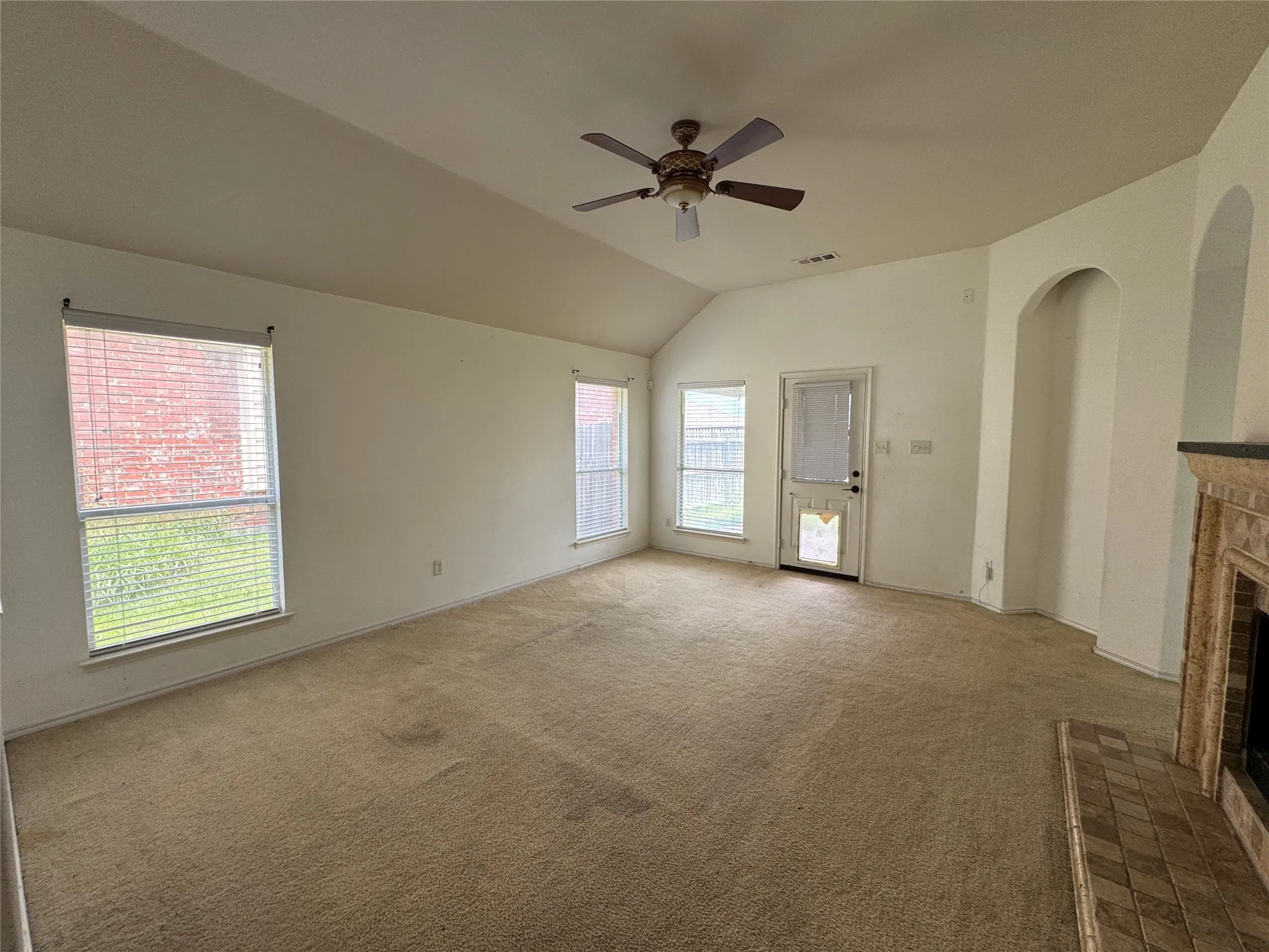Single Family Residence For Sale in Collin County , 2033 Meadow Park Drive, Princeton, Texas 75407, 4 Bedroom, 2 Bathroom, 2 Garage spaces, 2,031 Sqft, built in 2005, mls#21290260, Real Estate Agent in Princeton, Homes For Sale in Collin county, Homes For Sale in Princeton, Realtor in Princeton Texas, Real Estate Brokerage Independent Realty Texas, Luminita Cordes Realtor
