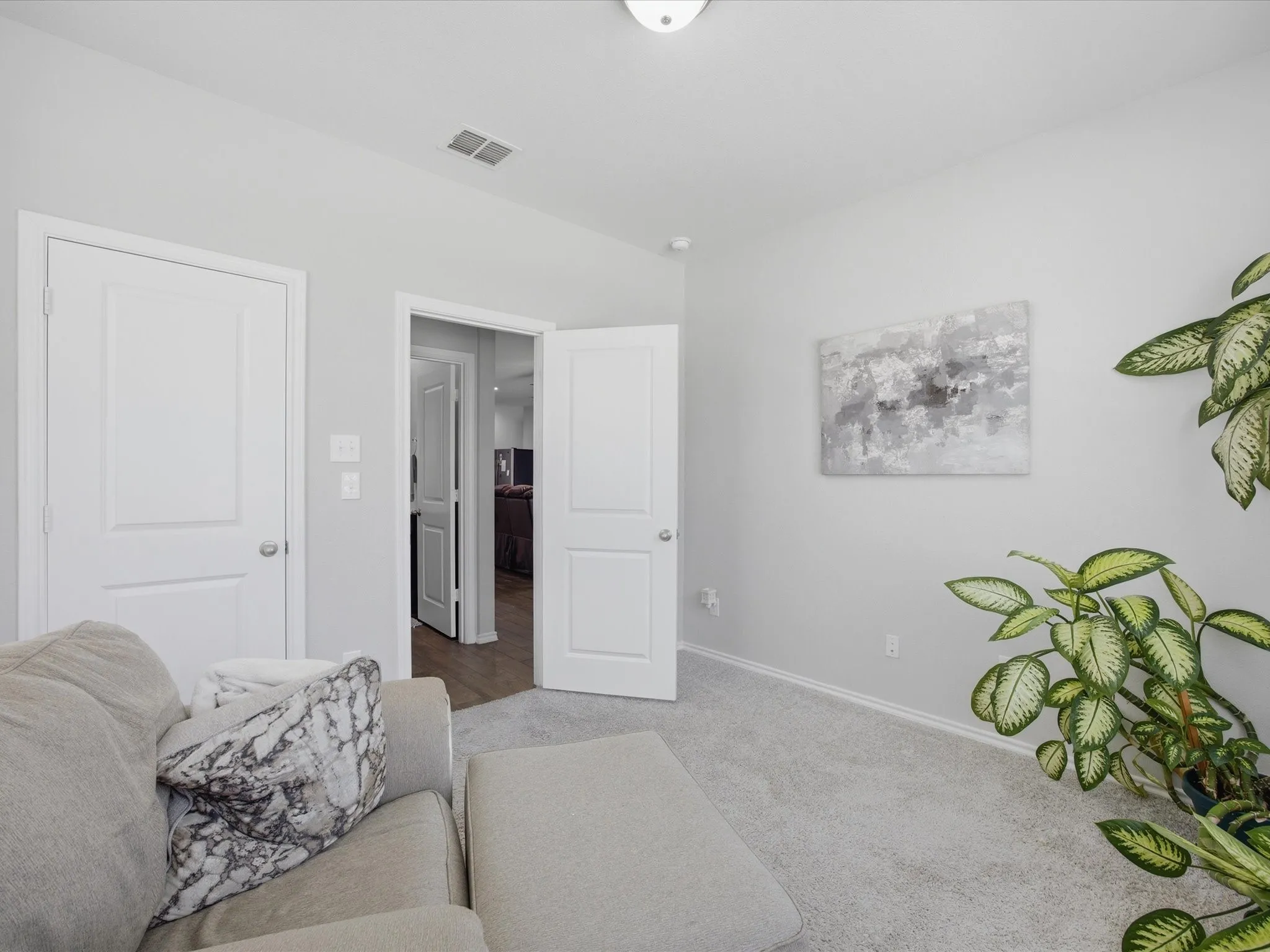 Townhouse For Rent in Tarrant County , 420 Milverton Drive, Fort Worth, Texas 76036, 4 Bedroom, 3 Bathroom, 2 Garage spaces, 1,993 Sqft, built in 2021, mls#21289651, Real Estate Agent in Fort Worth, Homes For Rent in Tarrant county, Homes For Rent in Fort Worth, Realtor in Fort Worth Texas, Real Estate Brokerage Independent Realty Texas, Luminita Cordes Realtor