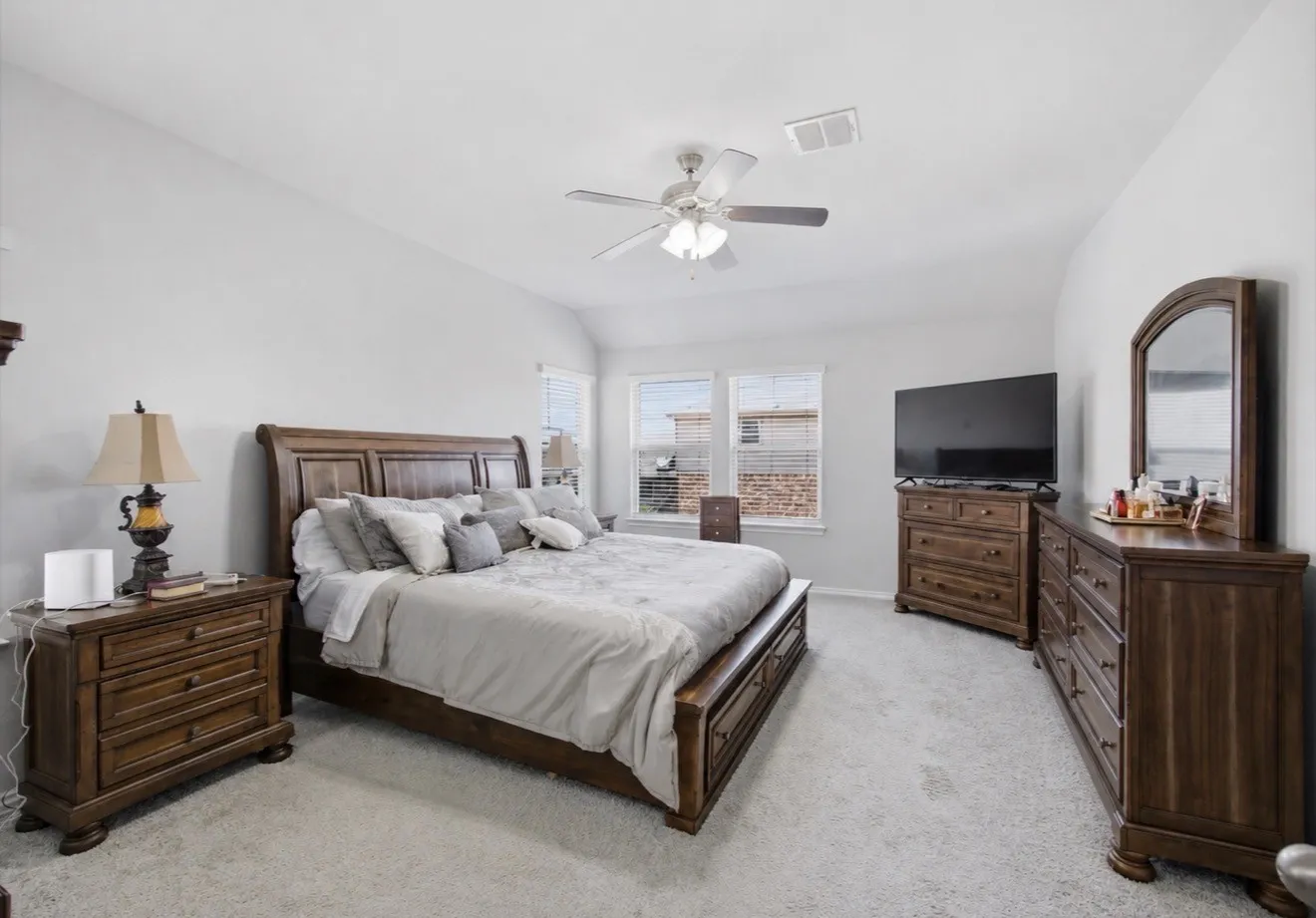 Townhouse For Rent in Tarrant County , 420 Milverton Drive, Fort Worth, Texas 76036, 4 Bedroom, 3 Bathroom, 2 Garage spaces, 1,993 Sqft, built in 2021, mls#21289651, Real Estate Agent in Fort Worth, Homes For Rent in Tarrant county, Homes For Rent in Fort Worth, Realtor in Fort Worth Texas, Real Estate Brokerage Independent Realty Texas, Luminita Cordes Realtor