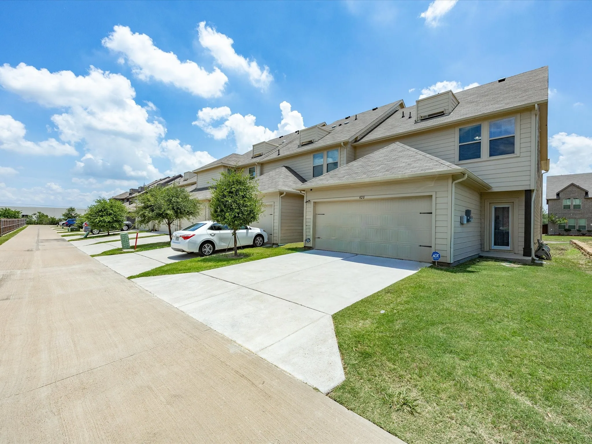 Townhouse For Rent in Tarrant County , 420 Milverton Drive, Fort Worth, Texas 76036, 4 Bedroom, 3 Bathroom, 2 Garage spaces, 1,993 Sqft, built in 2021, mls#21289651, Real Estate Agent in Fort Worth, Homes For Rent in Tarrant county, Homes For Rent in Fort Worth, Realtor in Fort Worth Texas, Real Estate Brokerage Independent Realty Texas, Luminita Cordes Realtor