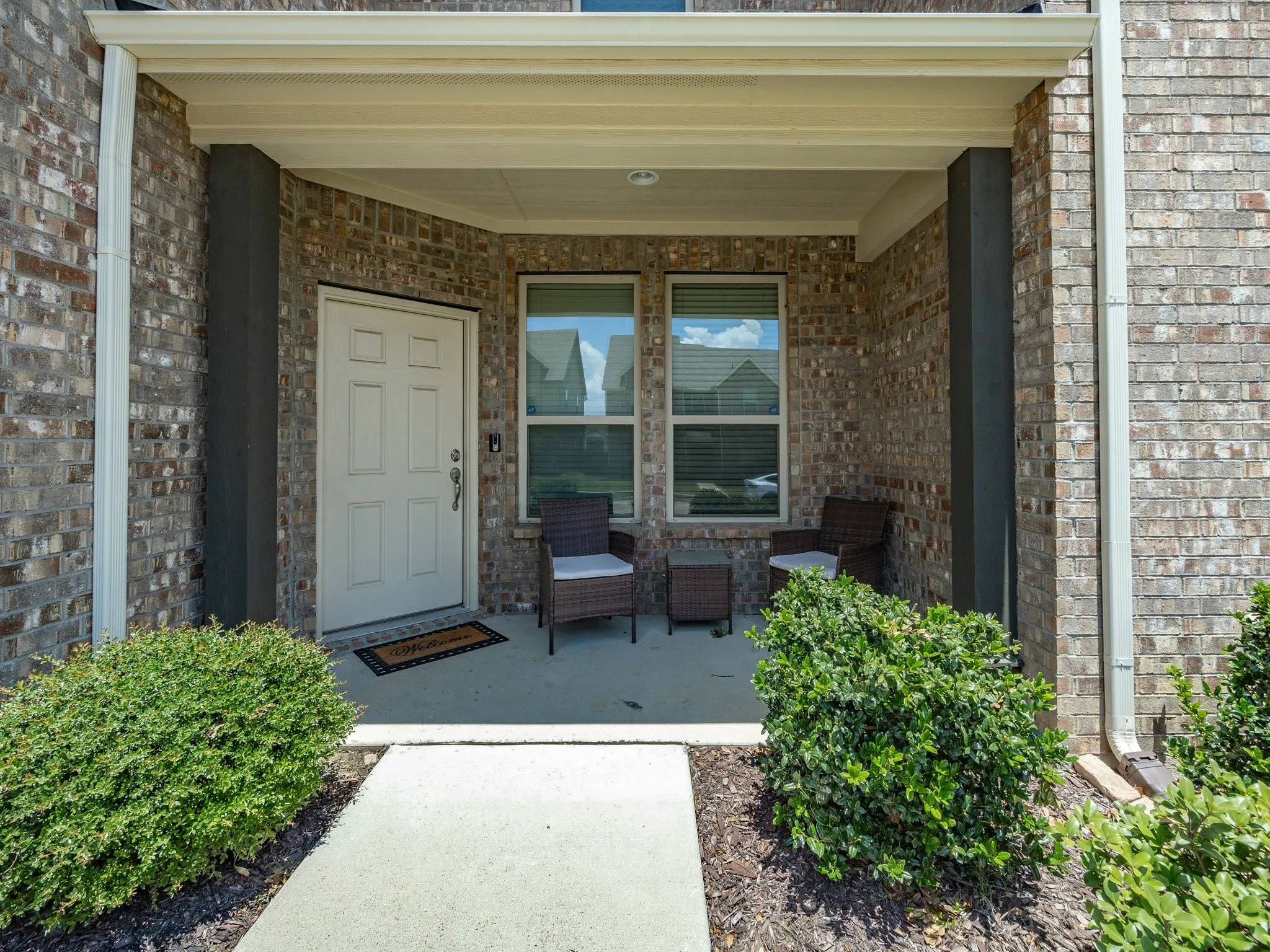 Townhouse For Rent in Tarrant County , 420 Milverton Drive, Fort Worth, Texas 76036, 4 Bedroom, 3 Bathroom, 2 Garage spaces, 1,993 Sqft, built in 2021, mls#21289651, Real Estate Agent in Fort Worth, Homes For Rent in Tarrant county, Homes For Rent in Fort Worth, Realtor in Fort Worth Texas, Real Estate Brokerage Independent Realty Texas, Luminita Cordes Realtor