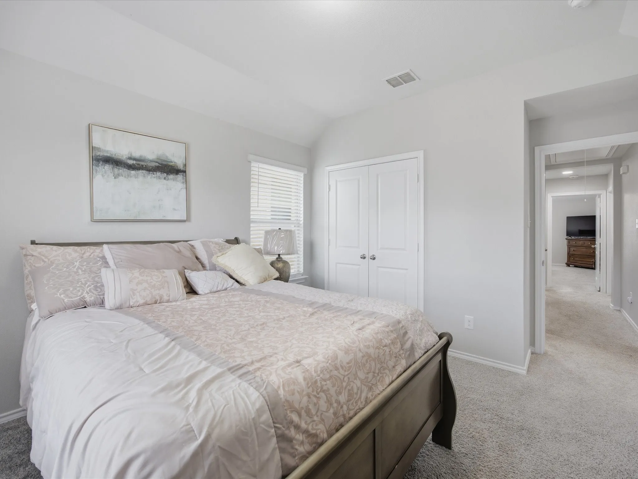 Townhouse For Rent in Tarrant County , 420 Milverton Drive, Fort Worth, Texas 76036, 4 Bedroom, 3 Bathroom, 2 Garage spaces, 1,993 Sqft, built in 2021, mls#21289651, Real Estate Agent in Fort Worth, Homes For Rent in Tarrant county, Homes For Rent in Fort Worth, Realtor in Fort Worth Texas, Real Estate Brokerage Independent Realty Texas, Luminita Cordes Realtor