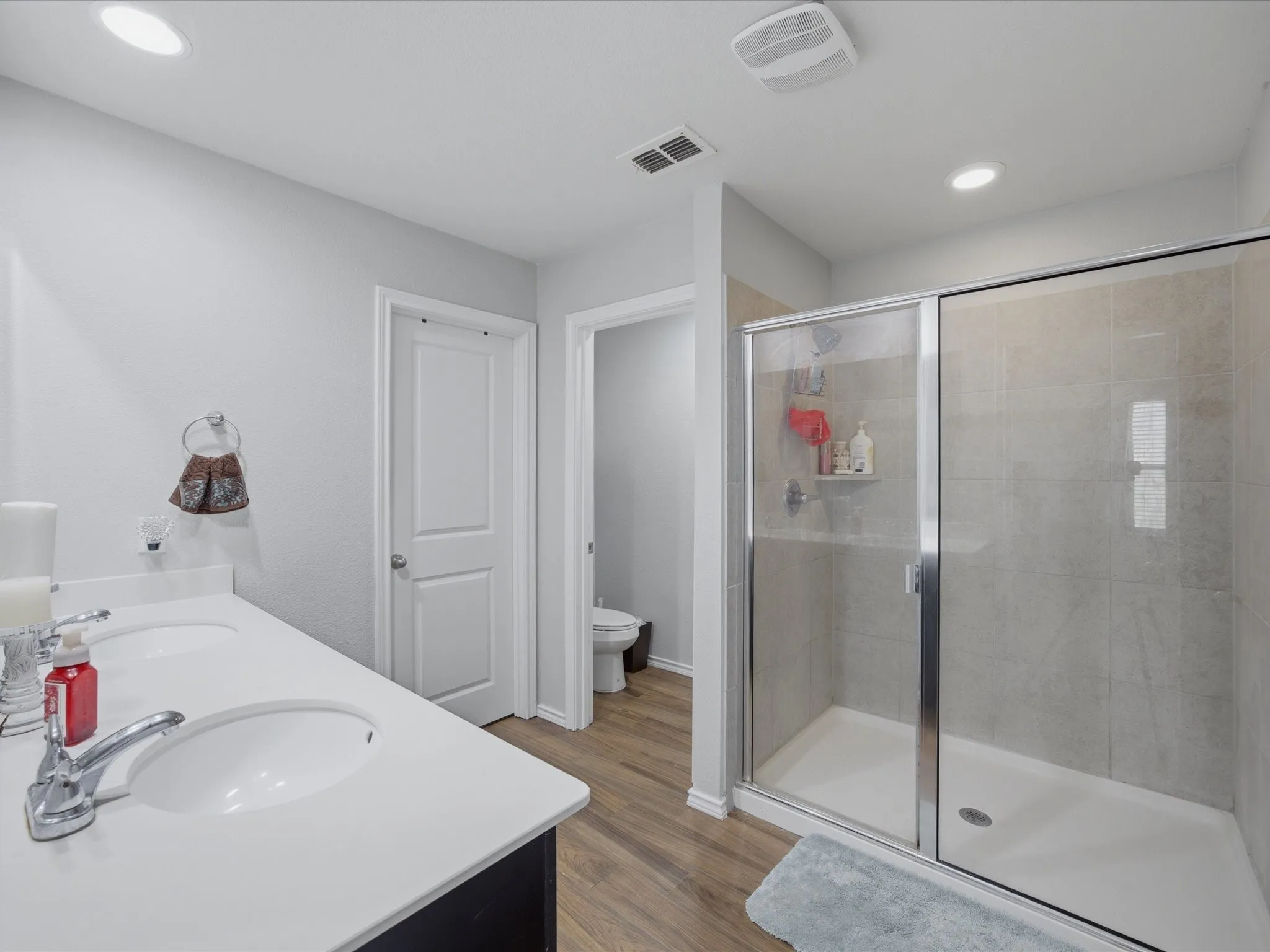 Townhouse For Rent in Tarrant County , 420 Milverton Drive, Fort Worth, Texas 76036, 4 Bedroom, 3 Bathroom, 2 Garage spaces, 1,993 Sqft, built in 2021, mls#21289651, Real Estate Agent in Fort Worth, Homes For Rent in Tarrant county, Homes For Rent in Fort Worth, Realtor in Fort Worth Texas, Real Estate Brokerage Independent Realty Texas, Luminita Cordes Realtor