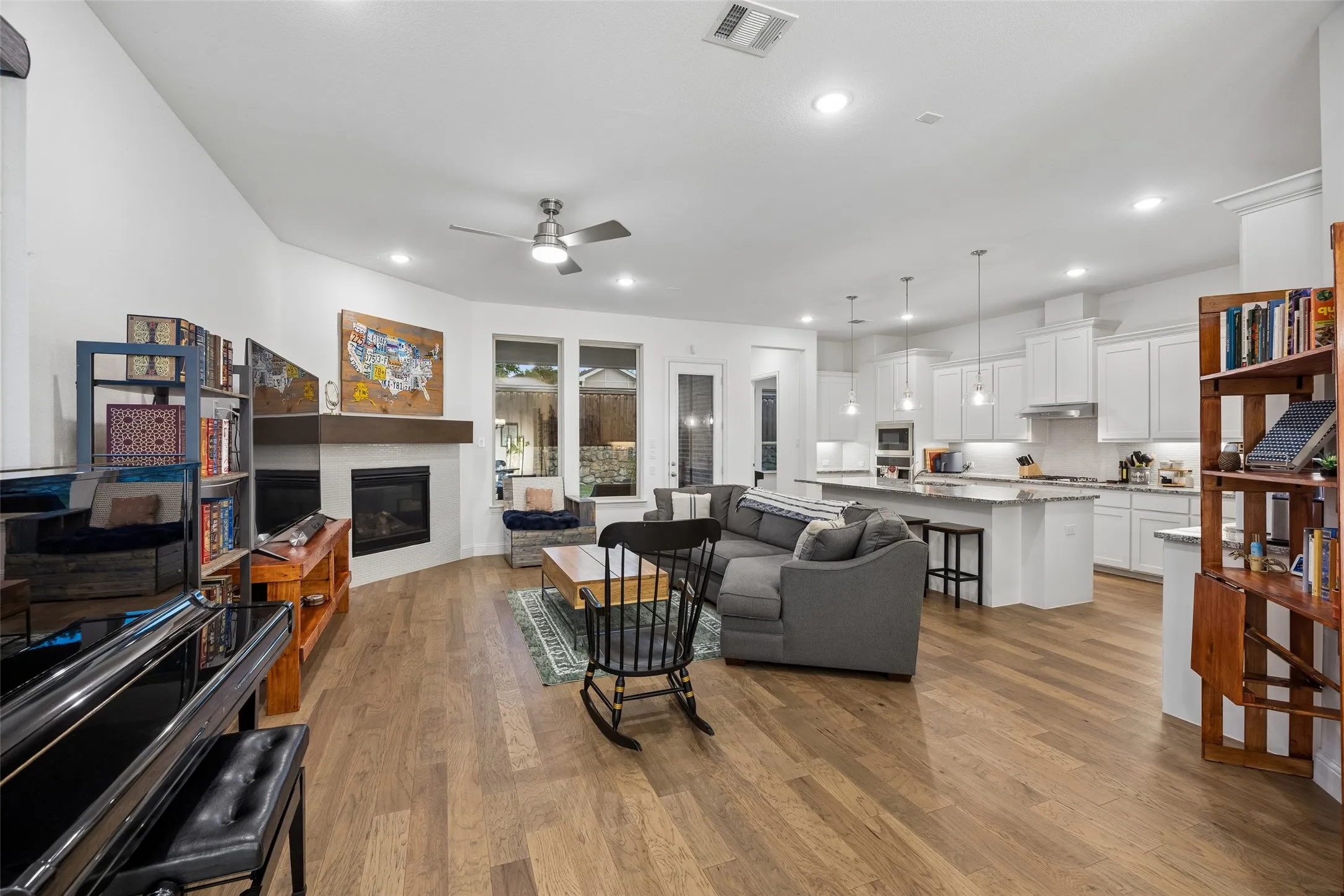 Single Family Residence For Sale in Dallas County , 7507 Coronado Drive, Rowlett, Texas 75088, 2 Bedroom, 3 Bathroom, 2 Garage spaces, 2,000 Sqft, built in 2019, mls#21290891, Real Estate Agent in Rowlett, Homes For Sale in Dallas county, Homes For Sale in Rowlett, Realtor in Rowlett Texas, Real Estate Brokerage Independent Realty Texas, Luminita Cordes Realtor