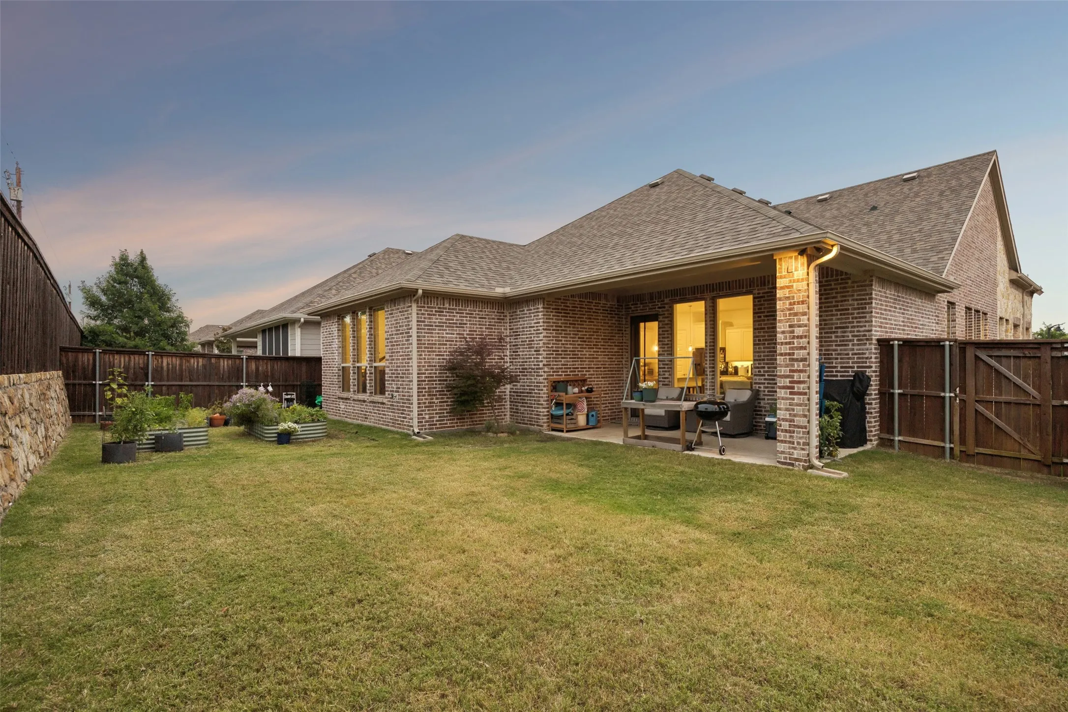 Single Family Residence For Sale in Dallas County , 7507 Coronado Drive, Rowlett, Texas 75088, 2 Bedroom, 3 Bathroom, 2 Garage spaces, 2,000 Sqft, built in 2019, mls#21290891, Real Estate Agent in Rowlett, Homes For Sale in Dallas county, Homes For Sale in Rowlett, Realtor in Rowlett Texas, Real Estate Brokerage Independent Realty Texas, Luminita Cordes Realtor